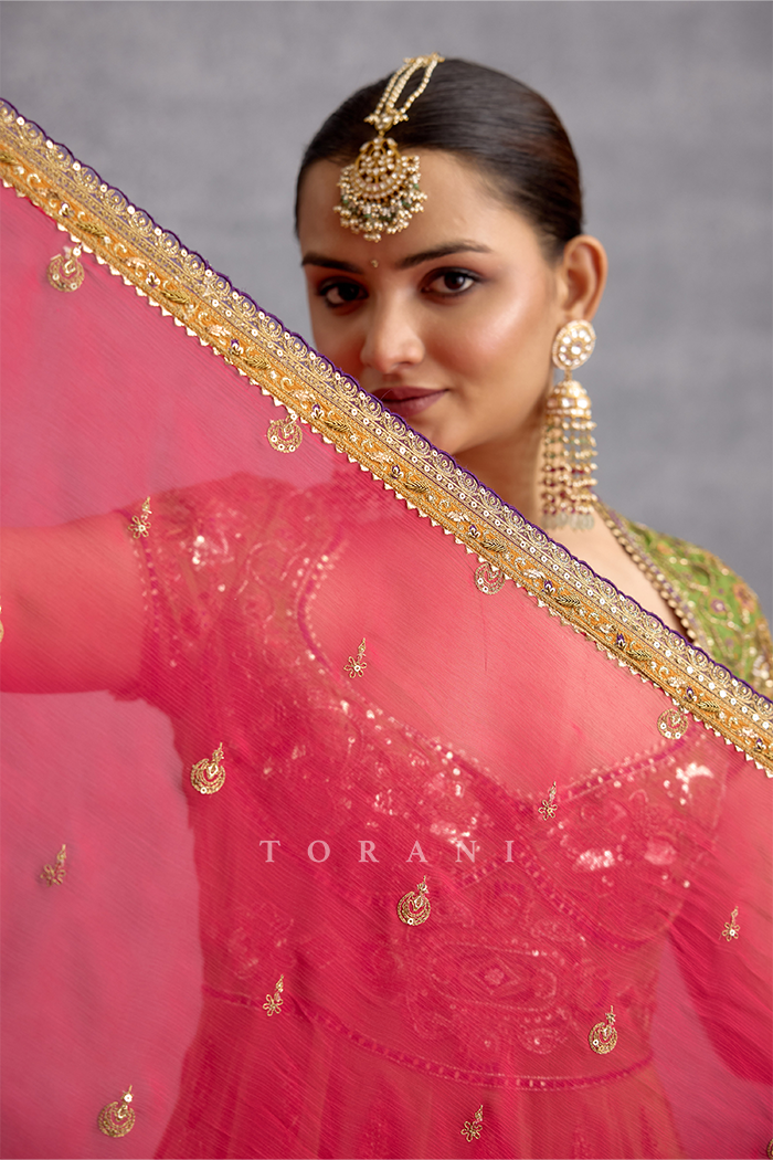 Dilkash Naureen Odhni