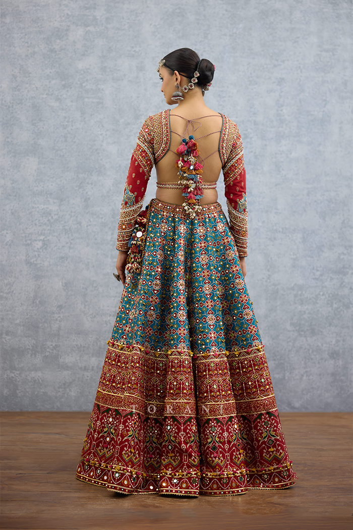 Kanak Varnaabha Lehenga Set