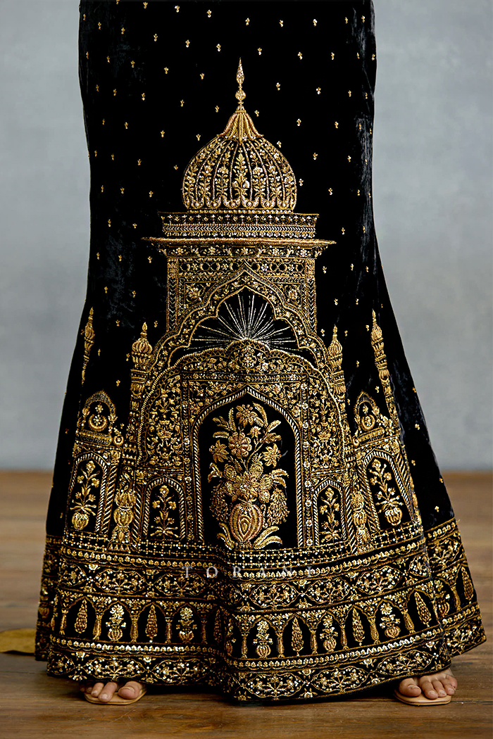 Siyahi Shehnaz Lehenga Set