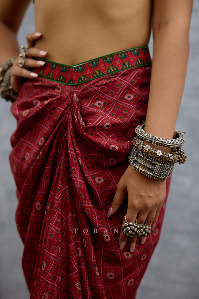 Surkhi Nagari Dhoti Set