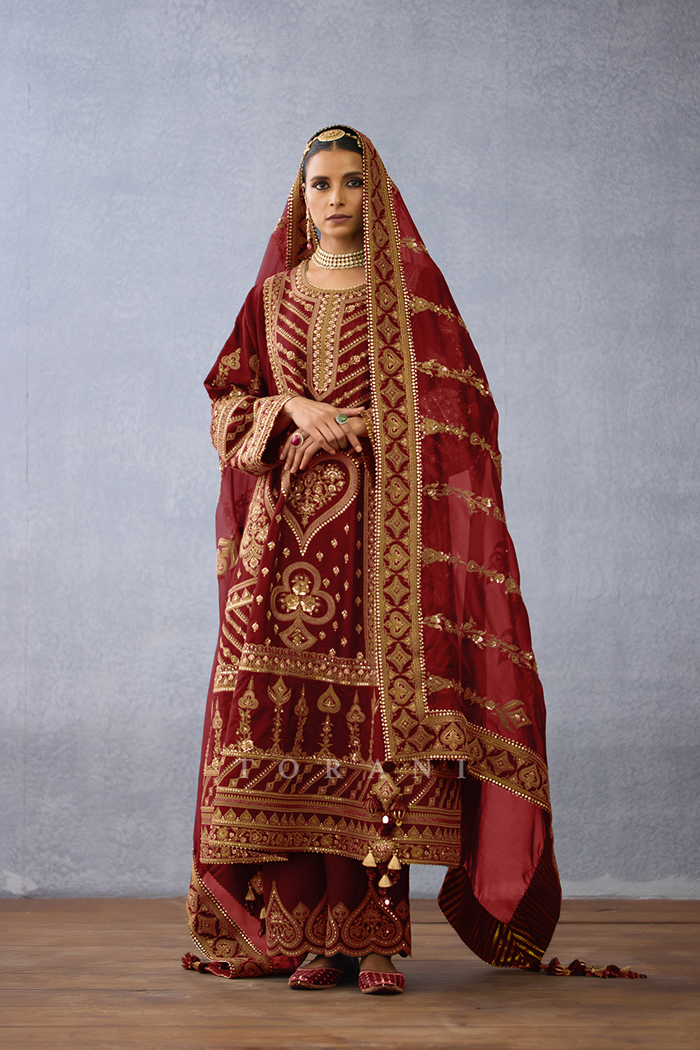 Deepika Padukone In Our Surkh Leela Abho and Jama