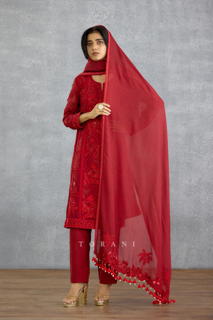 Surkh Samrina Kurta Set