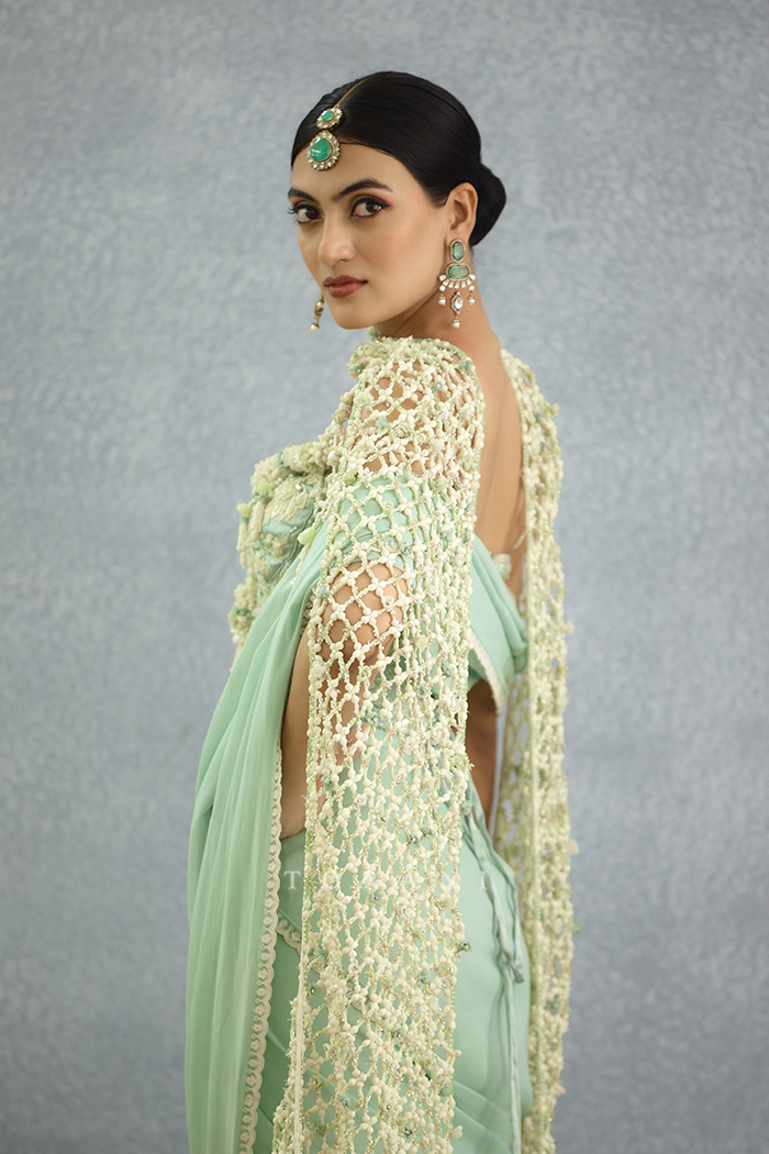 Parijaat Bela Odhni