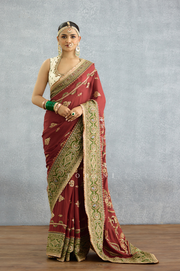 Zehra Aneeqa Saree
