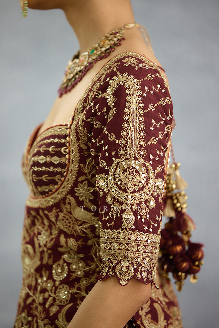 Qarmazi Mazneen Lehenga Set