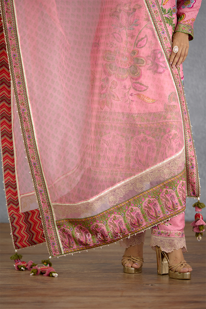 Pankaja Meha Anvita Kurta Set