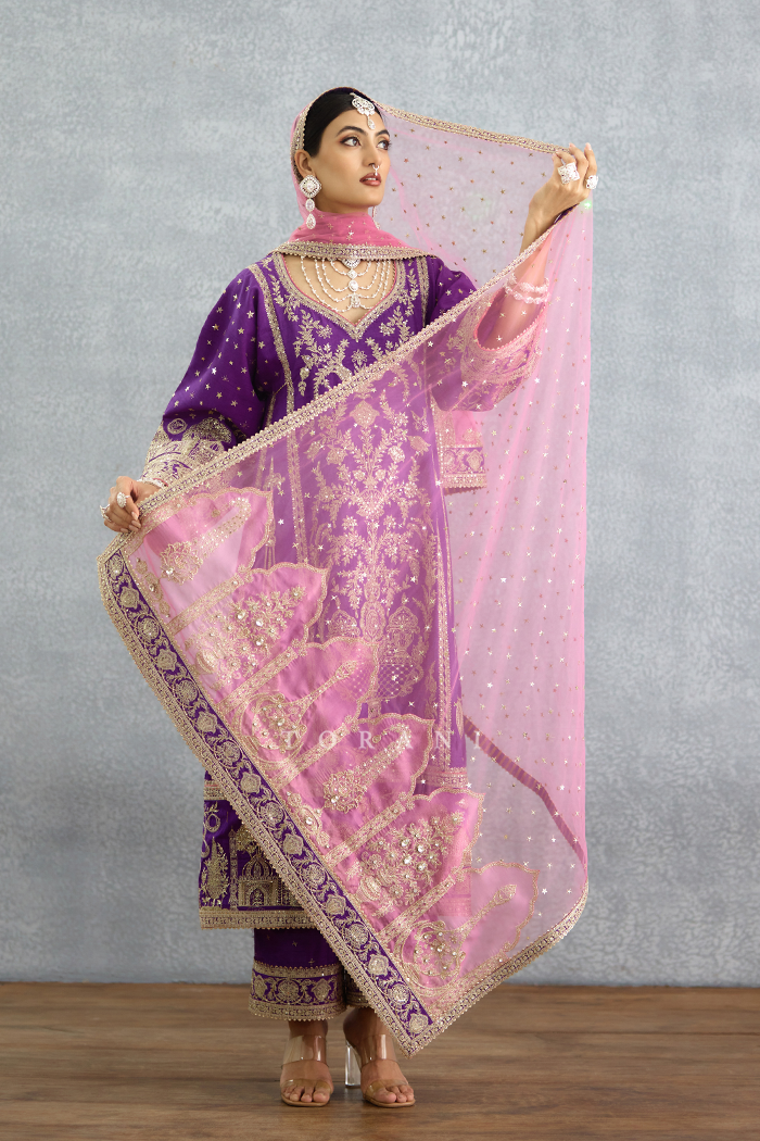 Mahtabe Aqeela Odhni