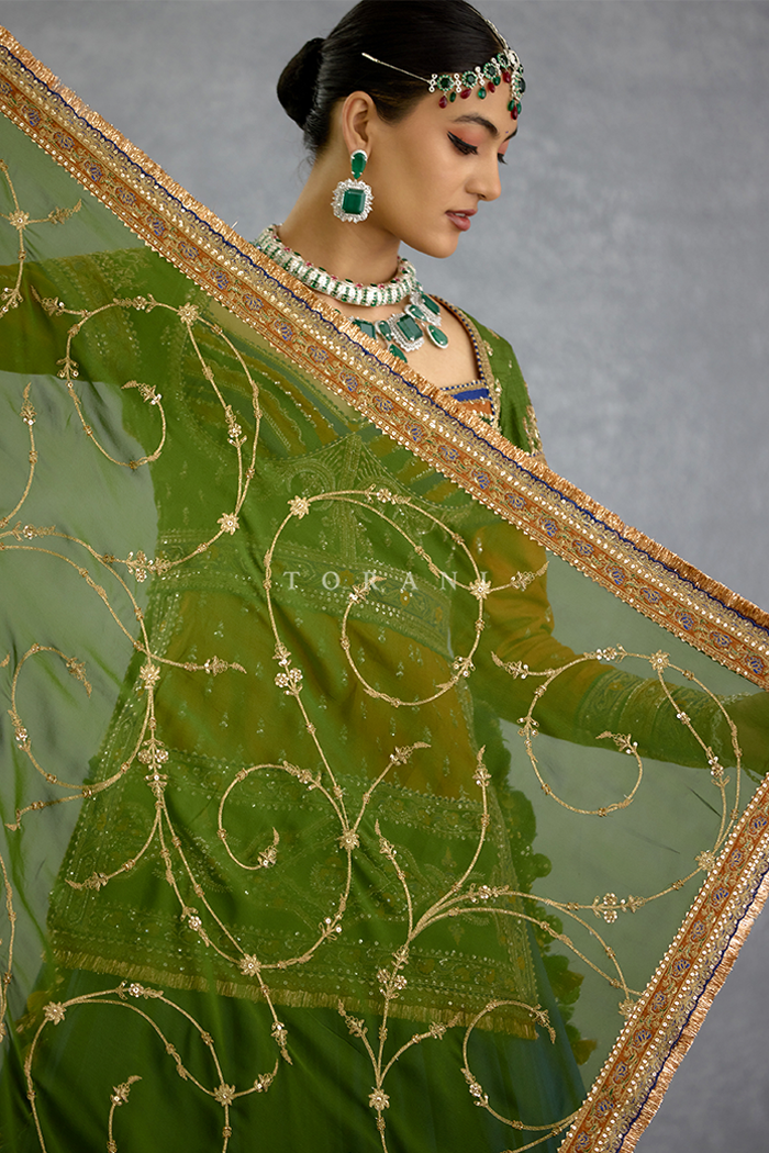 Zunairah Azraa Odhni