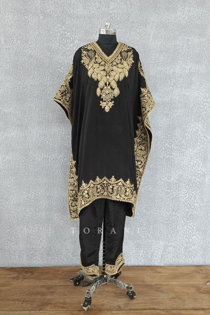 Sale-Siyaahi Aaira Kaftan Set