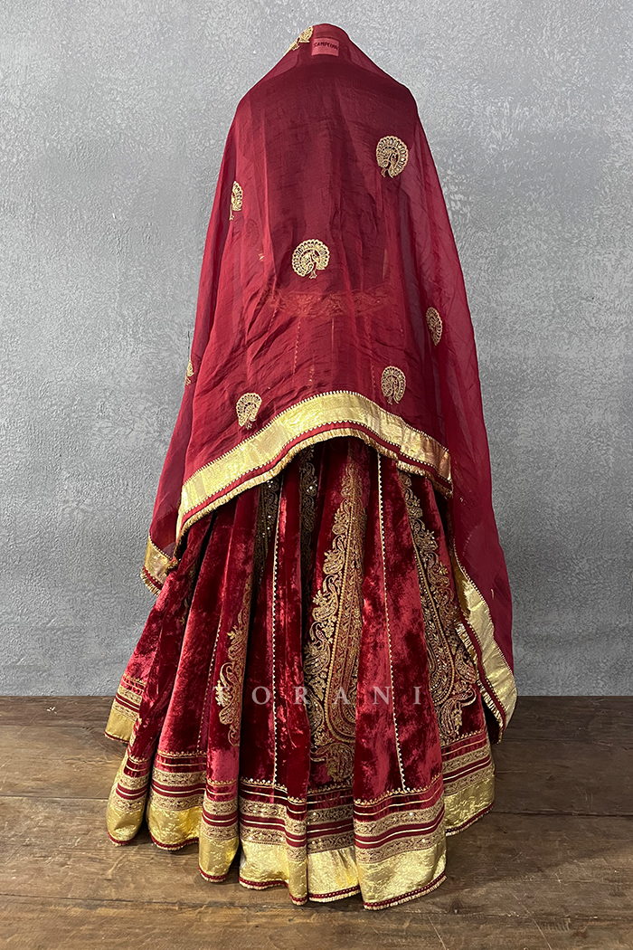 Sale- Sindoori Dhwani Lehenga & Odhni