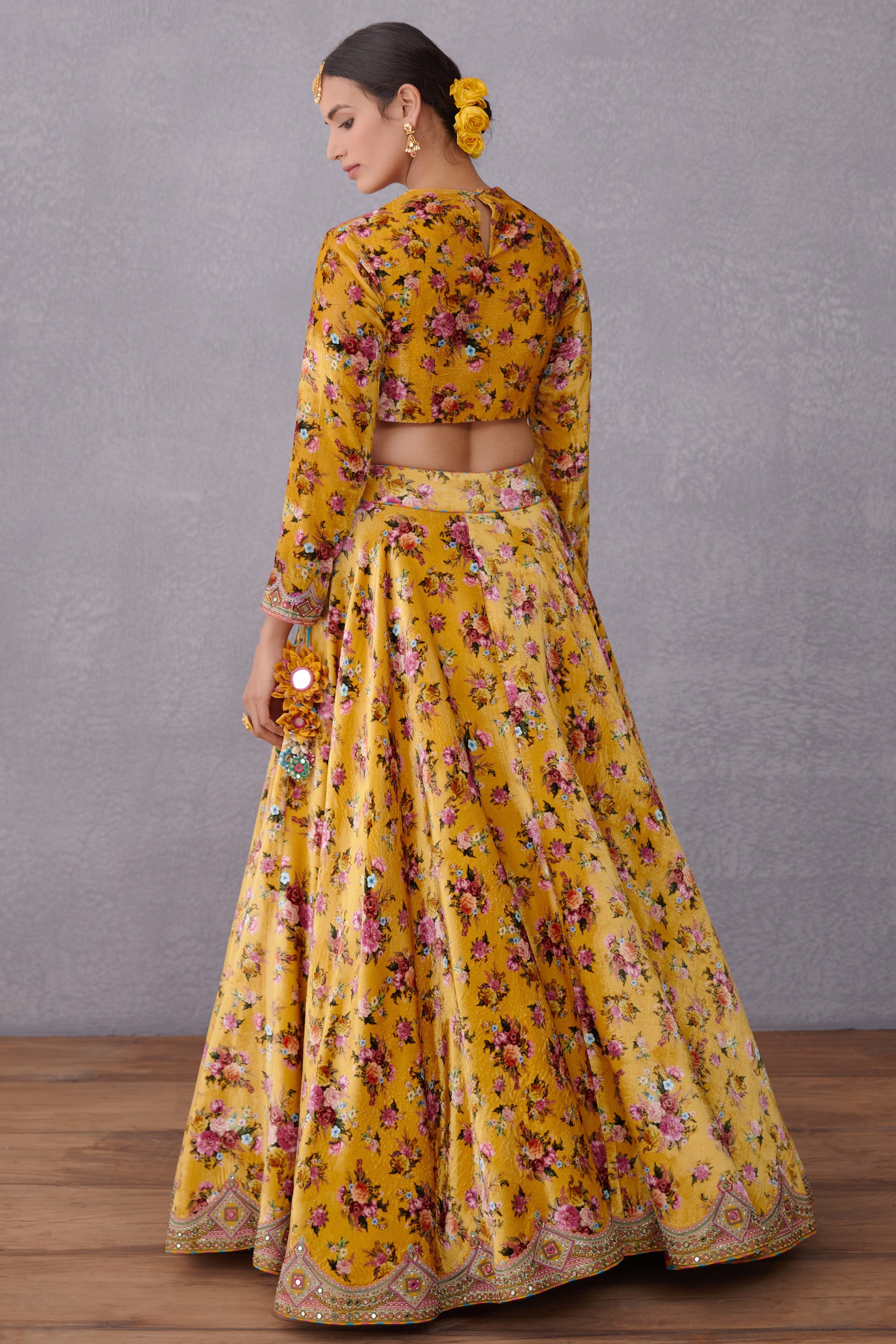 Sunehra Makhmal Kiranpreet Lehenga Set