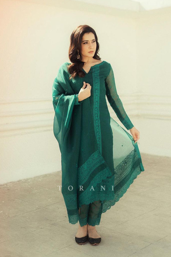 Rashi Khanna In Our Sabz Abhra Kurta Set