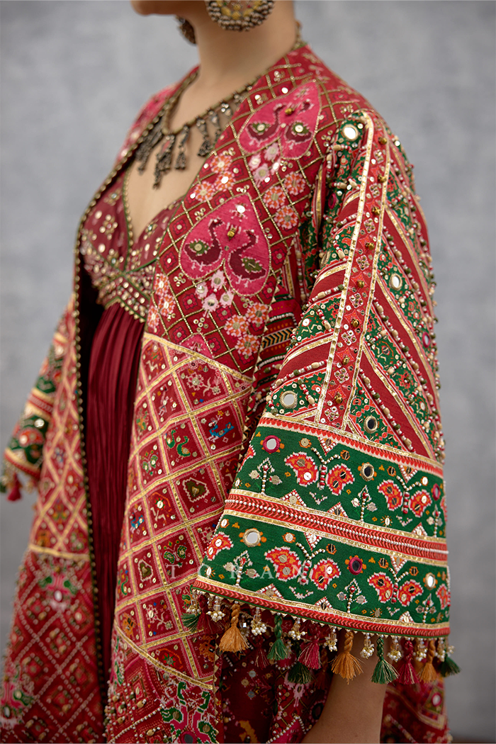 Surkhi Tarabi Cape Set