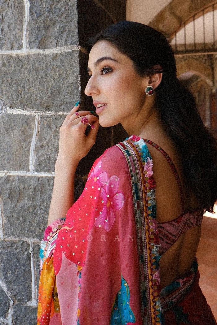 Sara Ali Khan In Our Dil Rang Nalini Saree Set