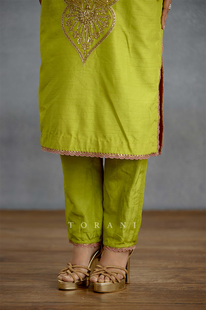 Angoori Malika Kurta Set
