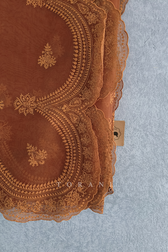 Sale- Naranji Gurleen Odhni