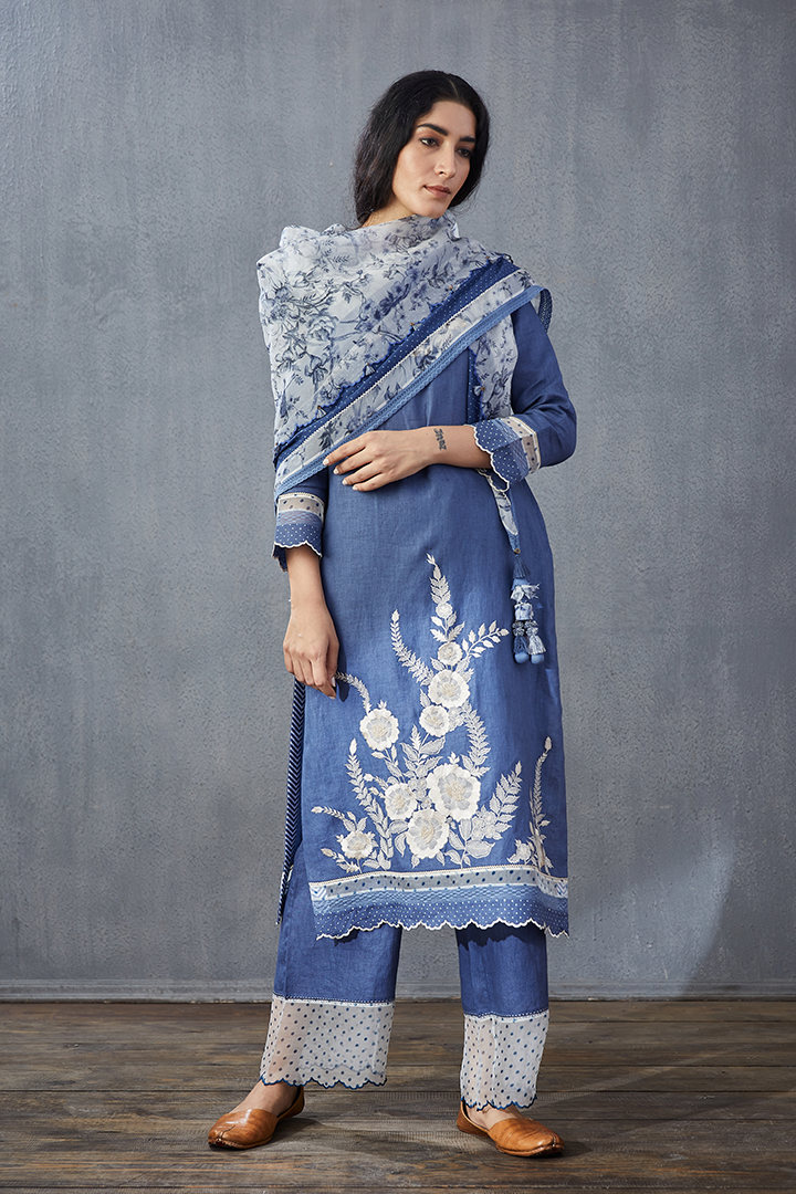 Neeli Gauraiya Akashi Scarf