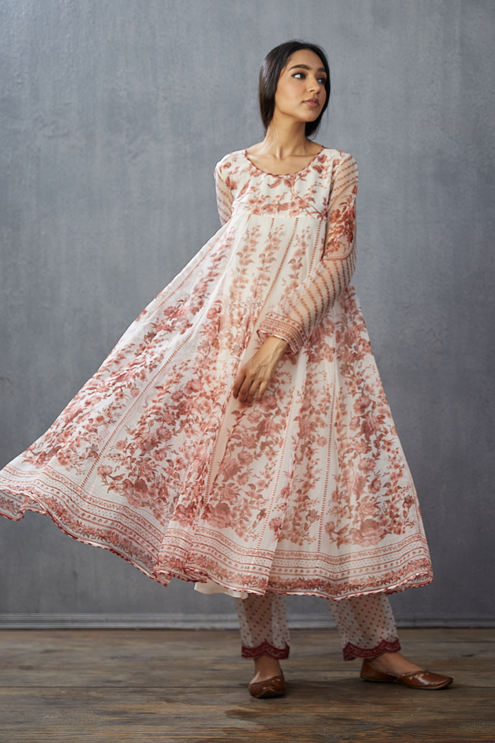 Bhuri Gauraiya Swati Kurta Set