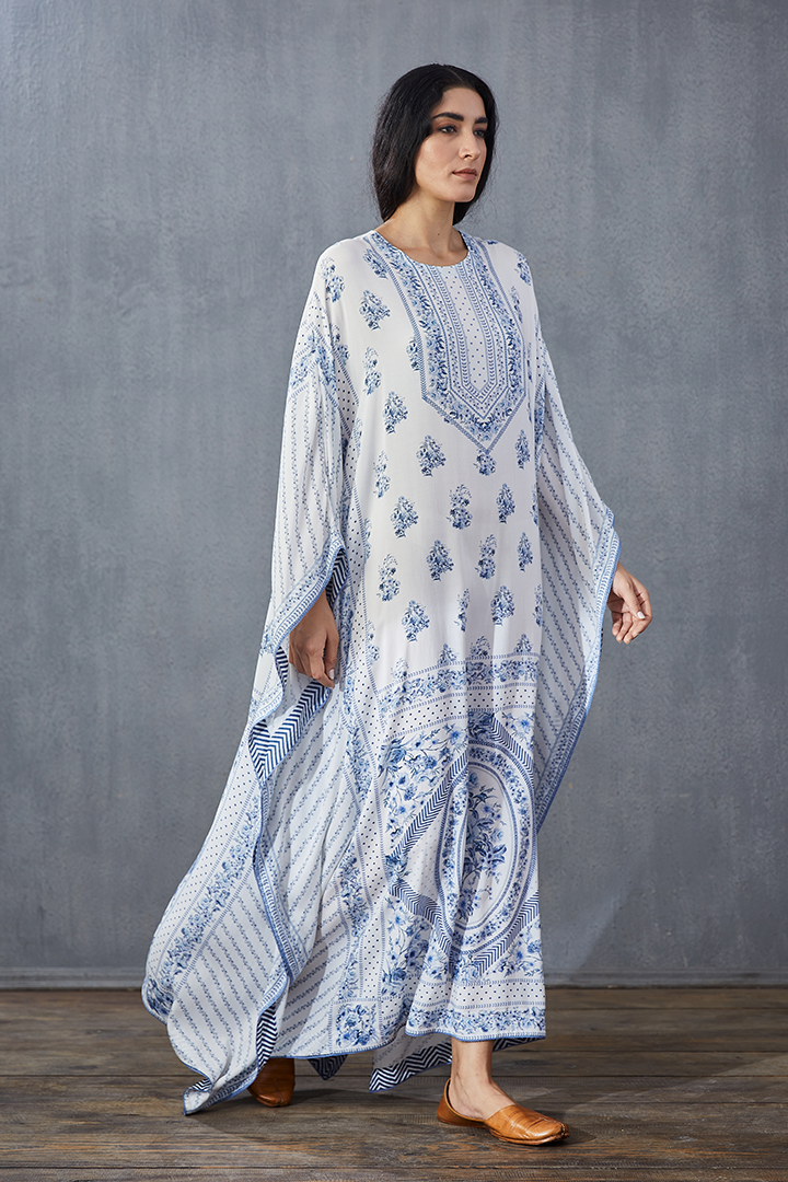 Neeli Booti Nanda Kaftan