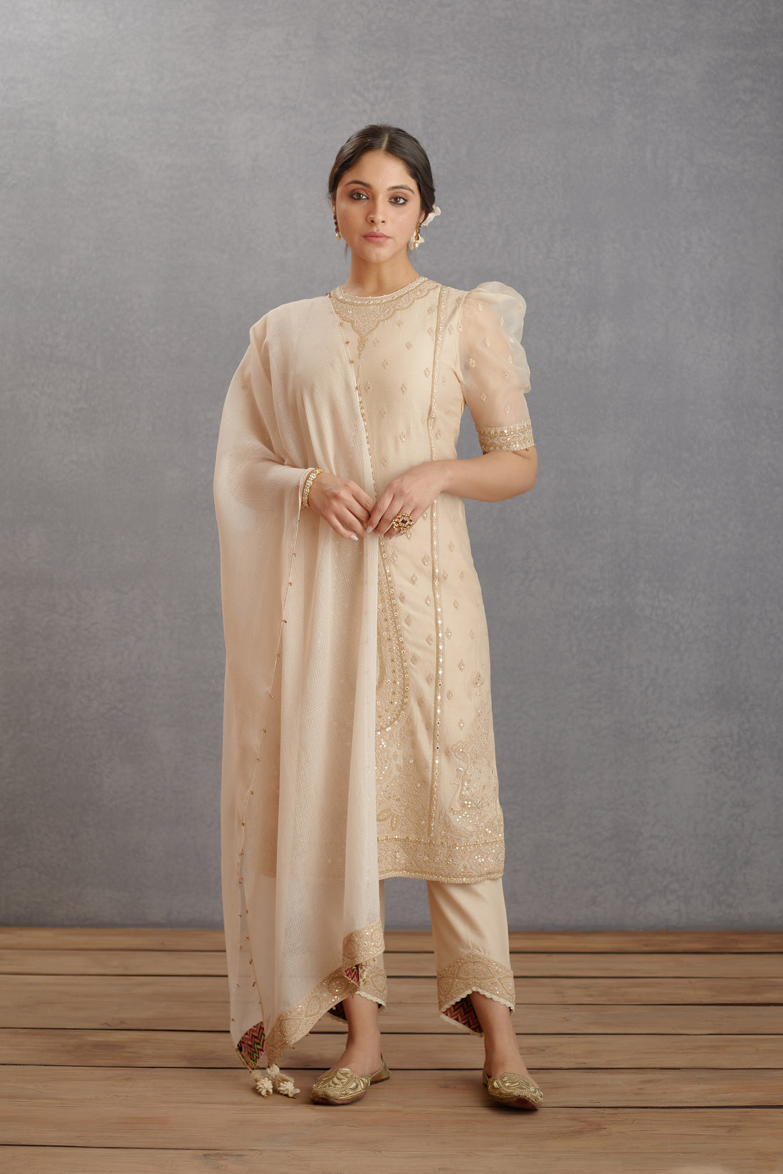 Mogra Ojal Kurta Set