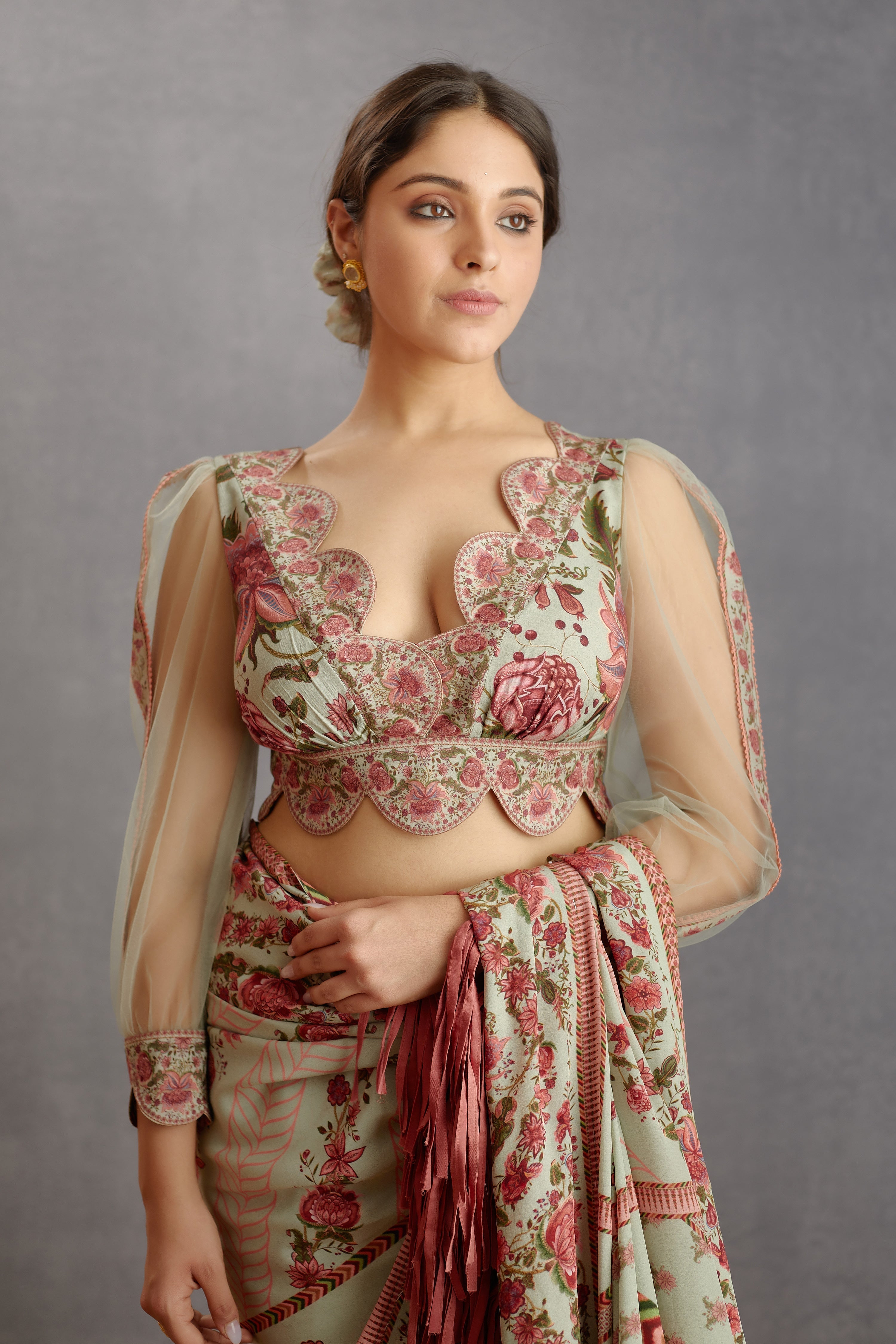 Jaituni Taahira Saree