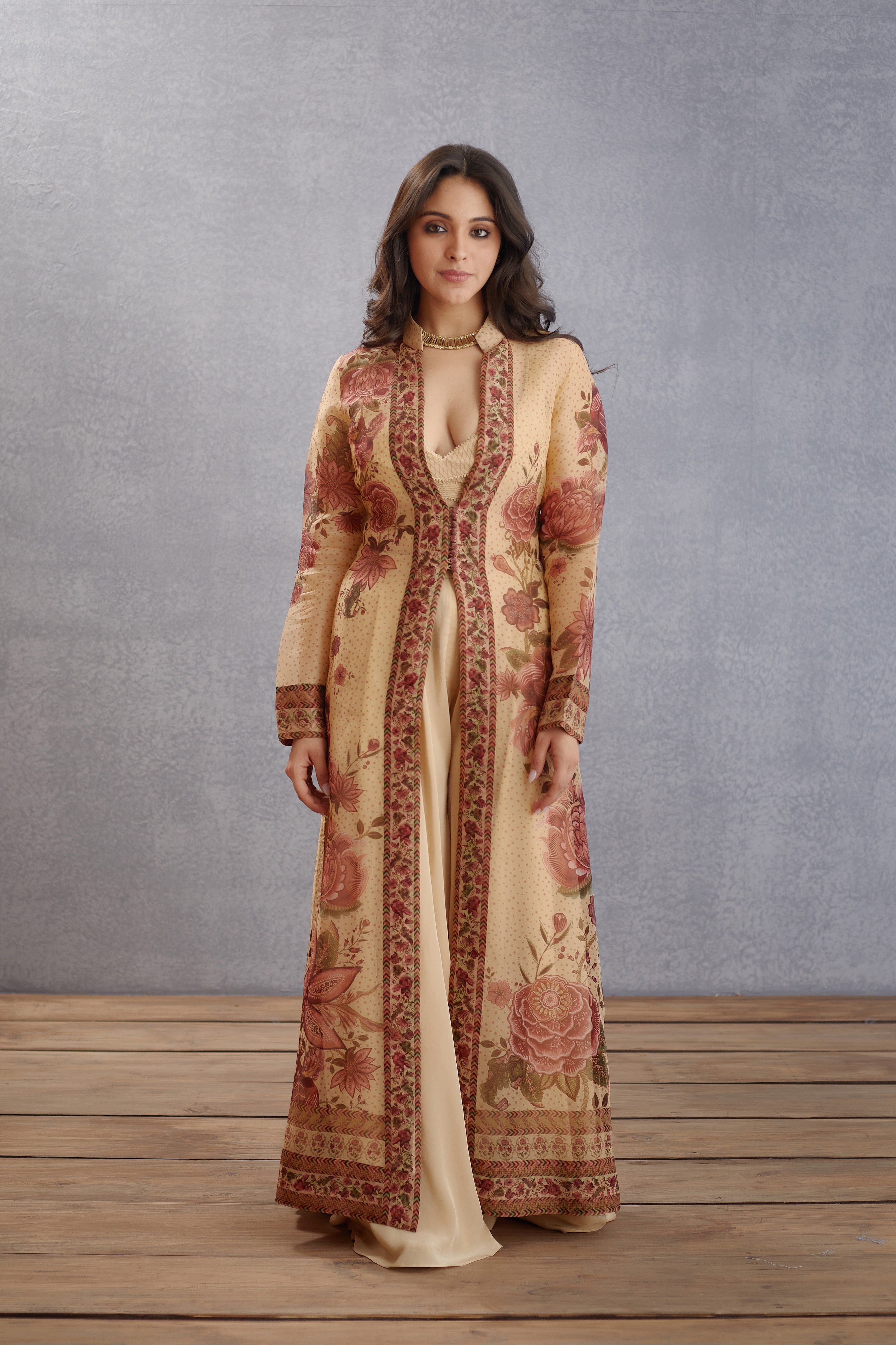 Kasturi Mehreen Cape Set