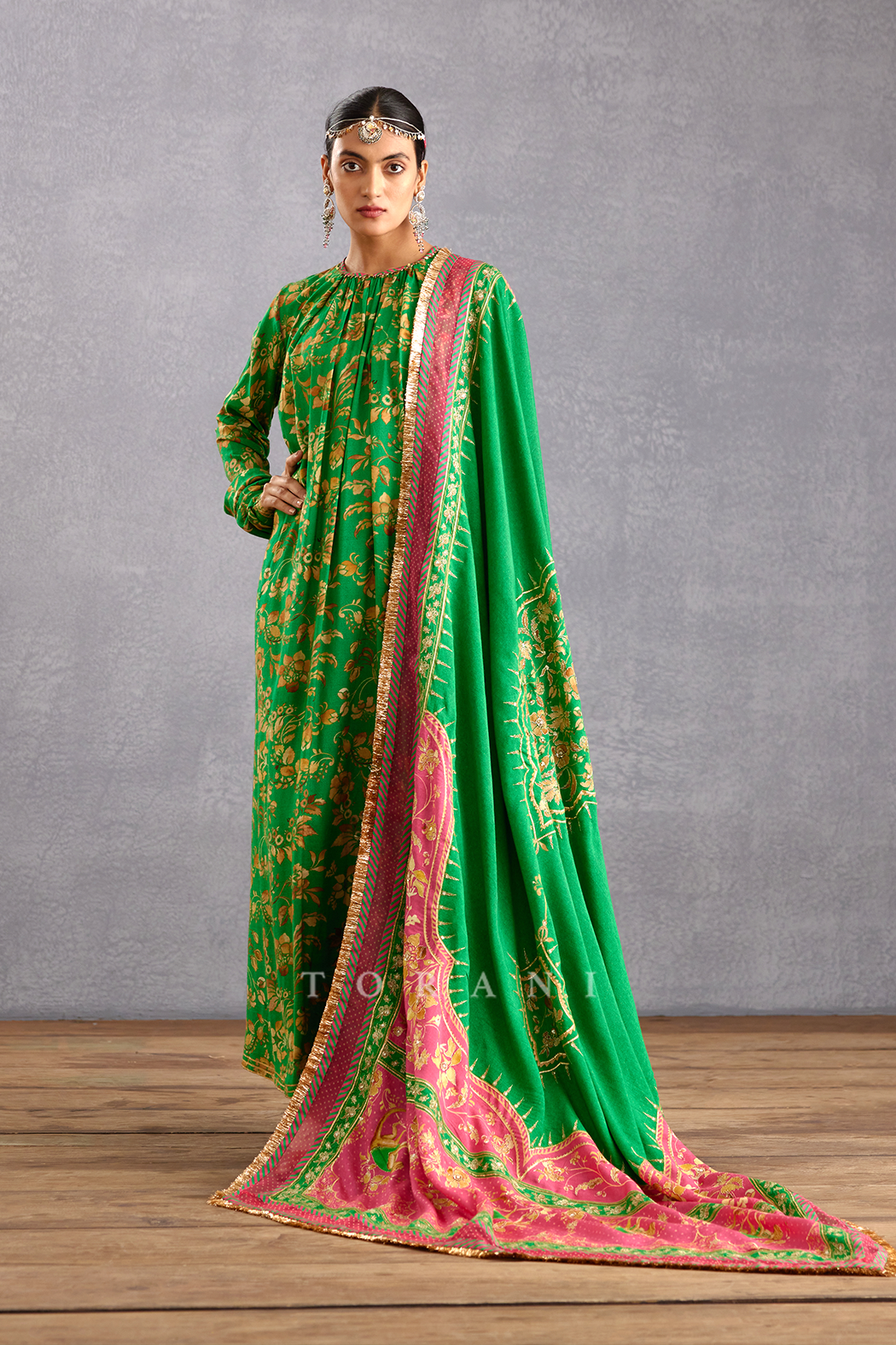 Rang Naaz Zeenat Odhni