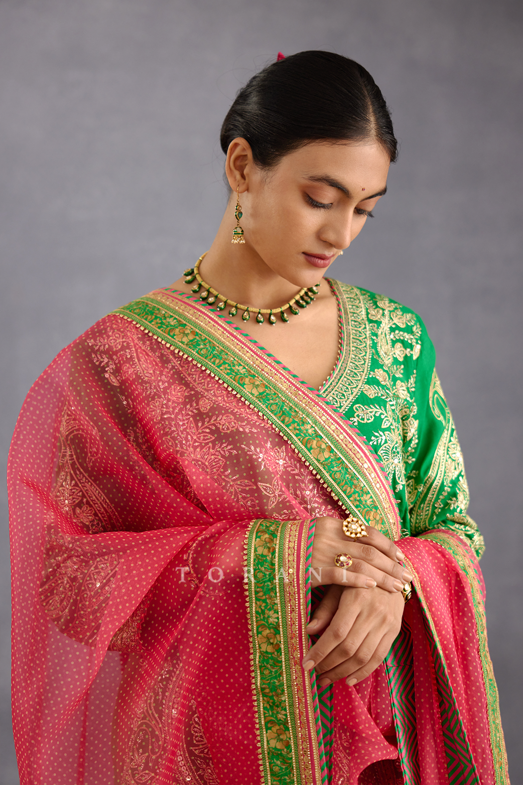 Rang Raas Zarin Odhni