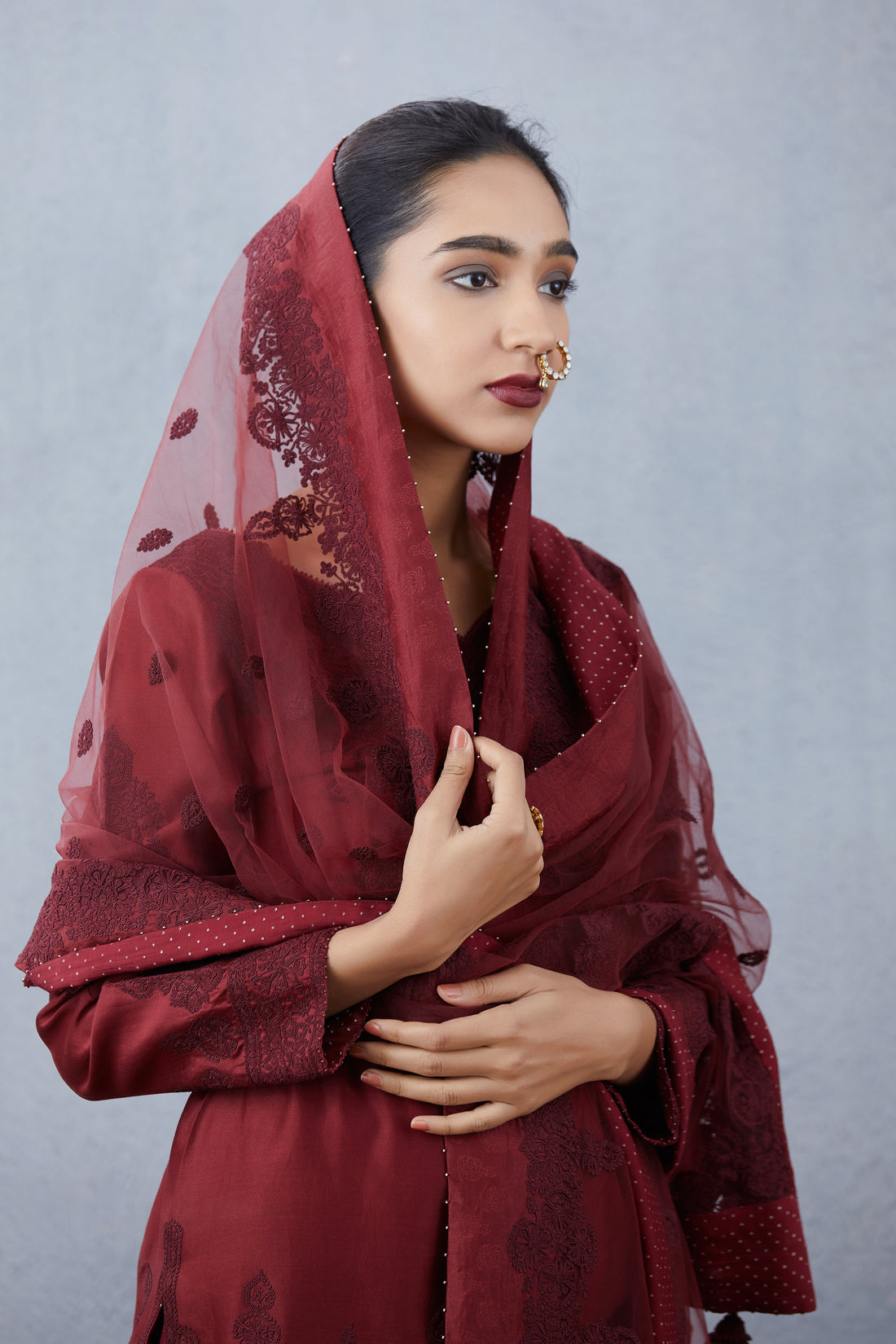 Mahogany Vedika Odhni