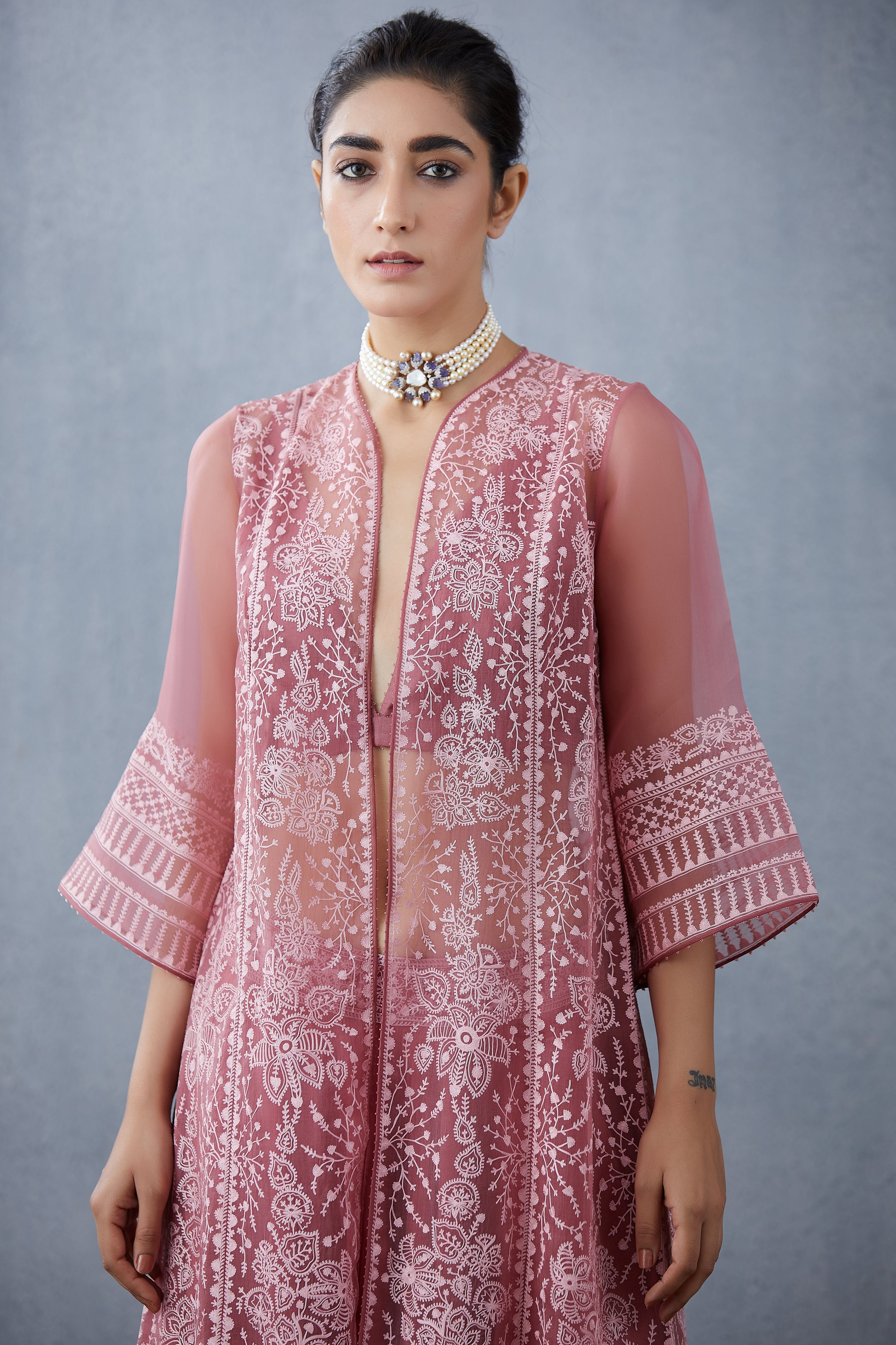 Gulbaag Paavni Cape