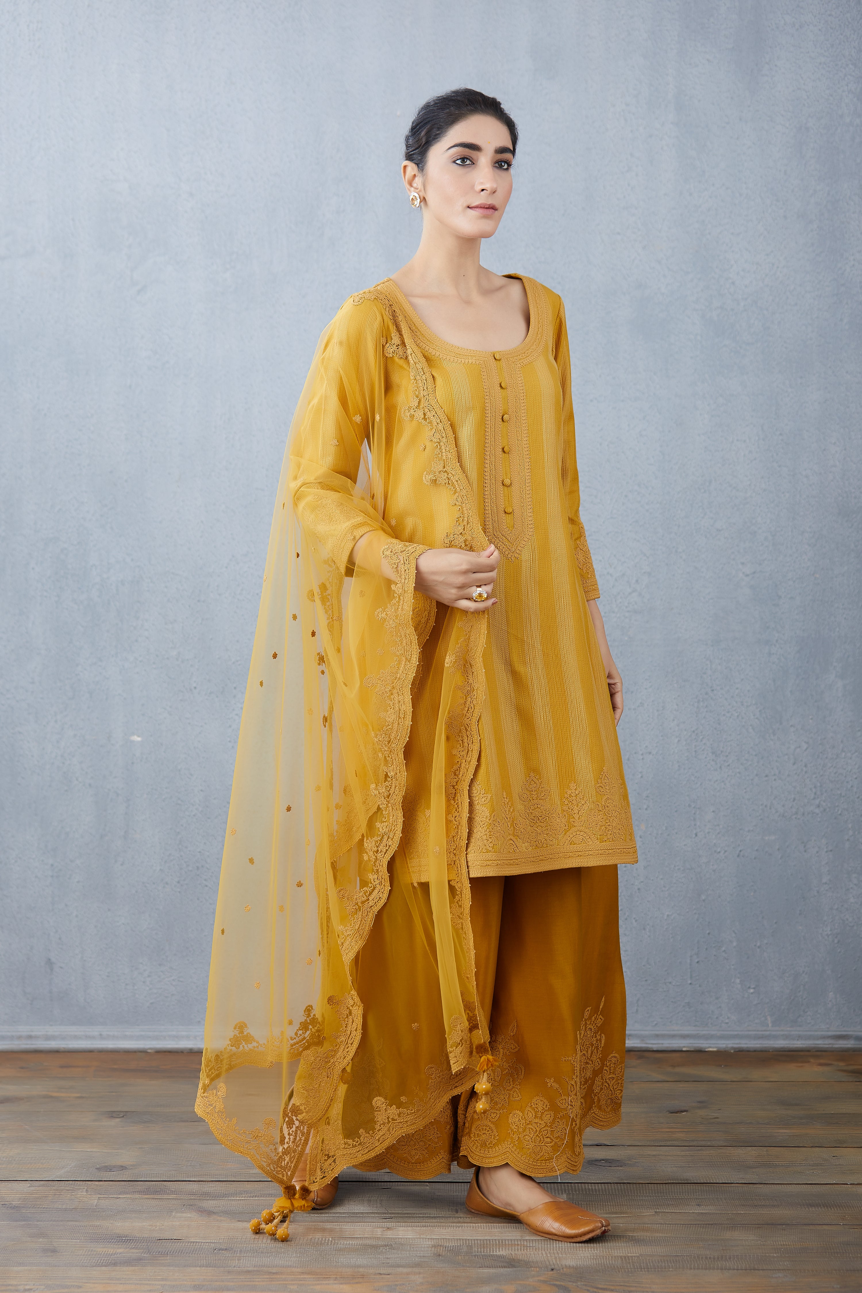 Sunehra Miriana Kurta Set