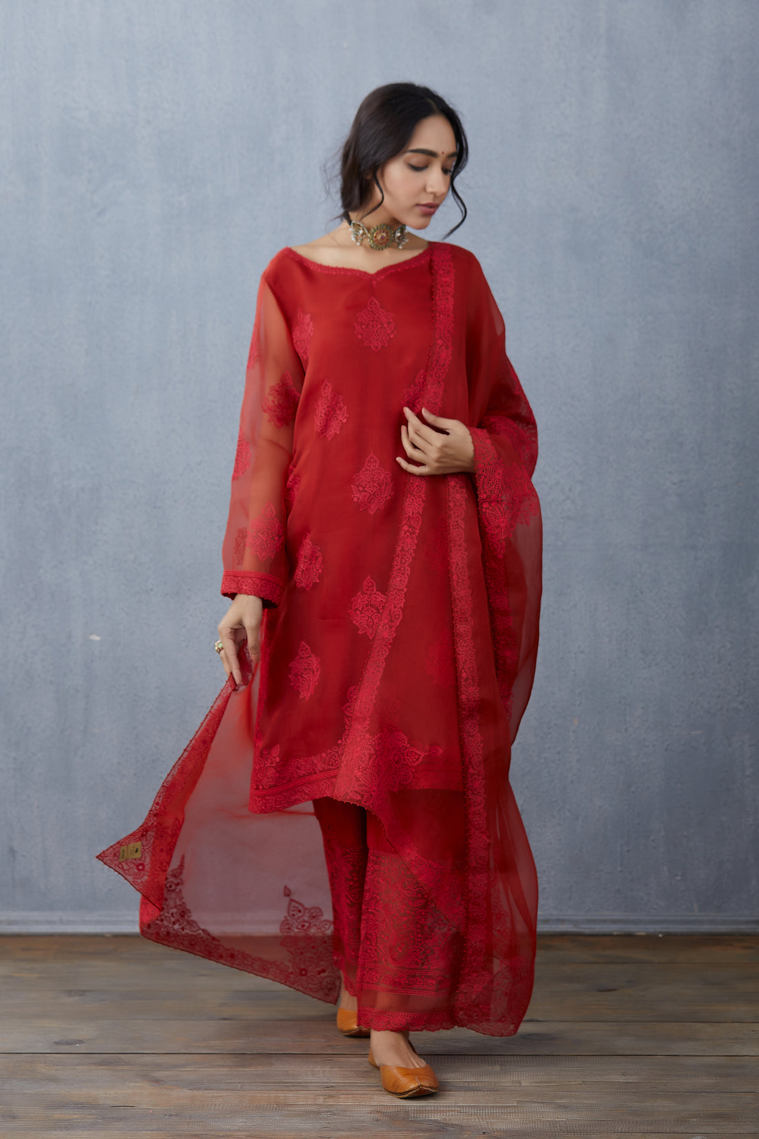 Surkh Aadrita Kurta Set