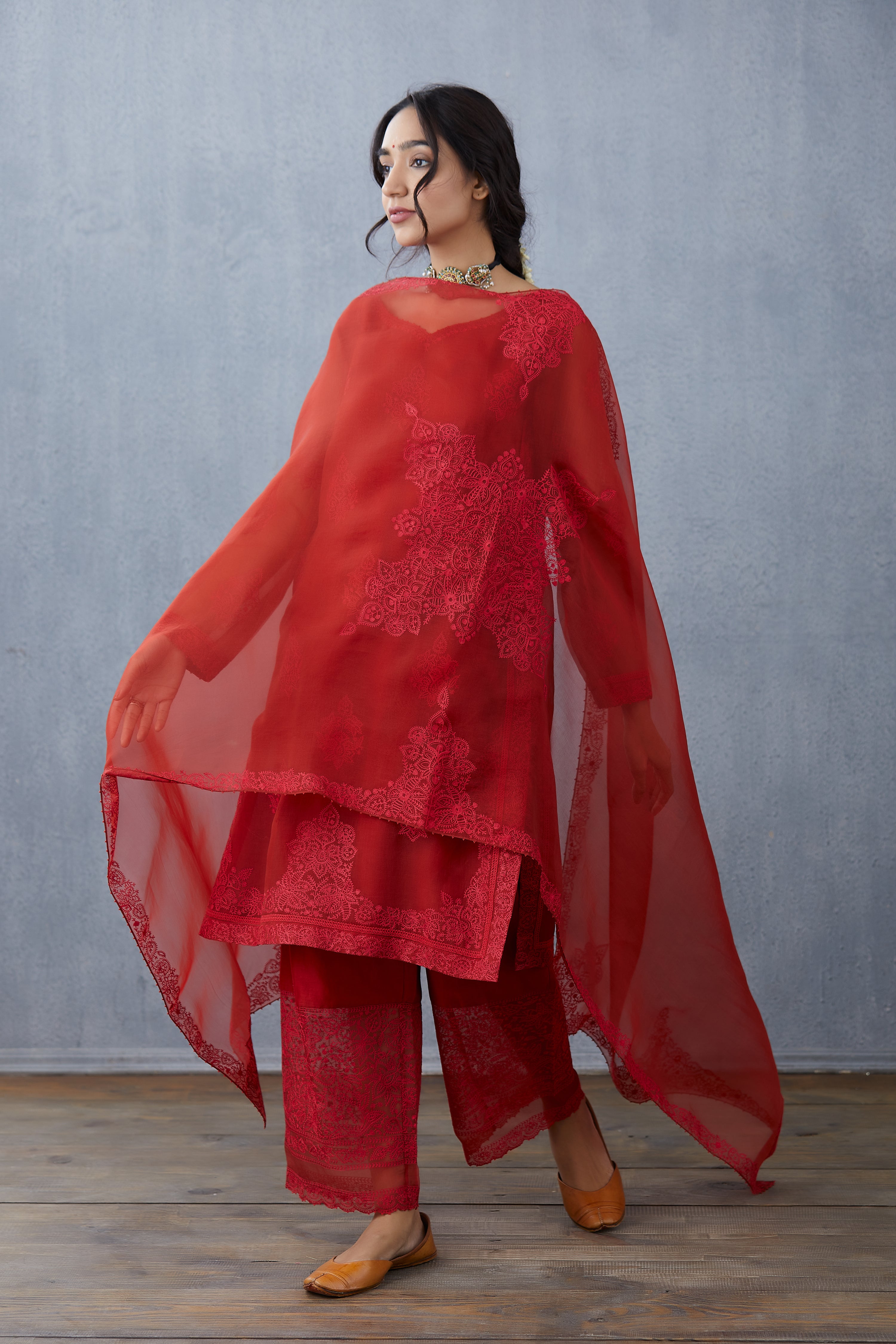 Surkh Aadrita Kurta Set