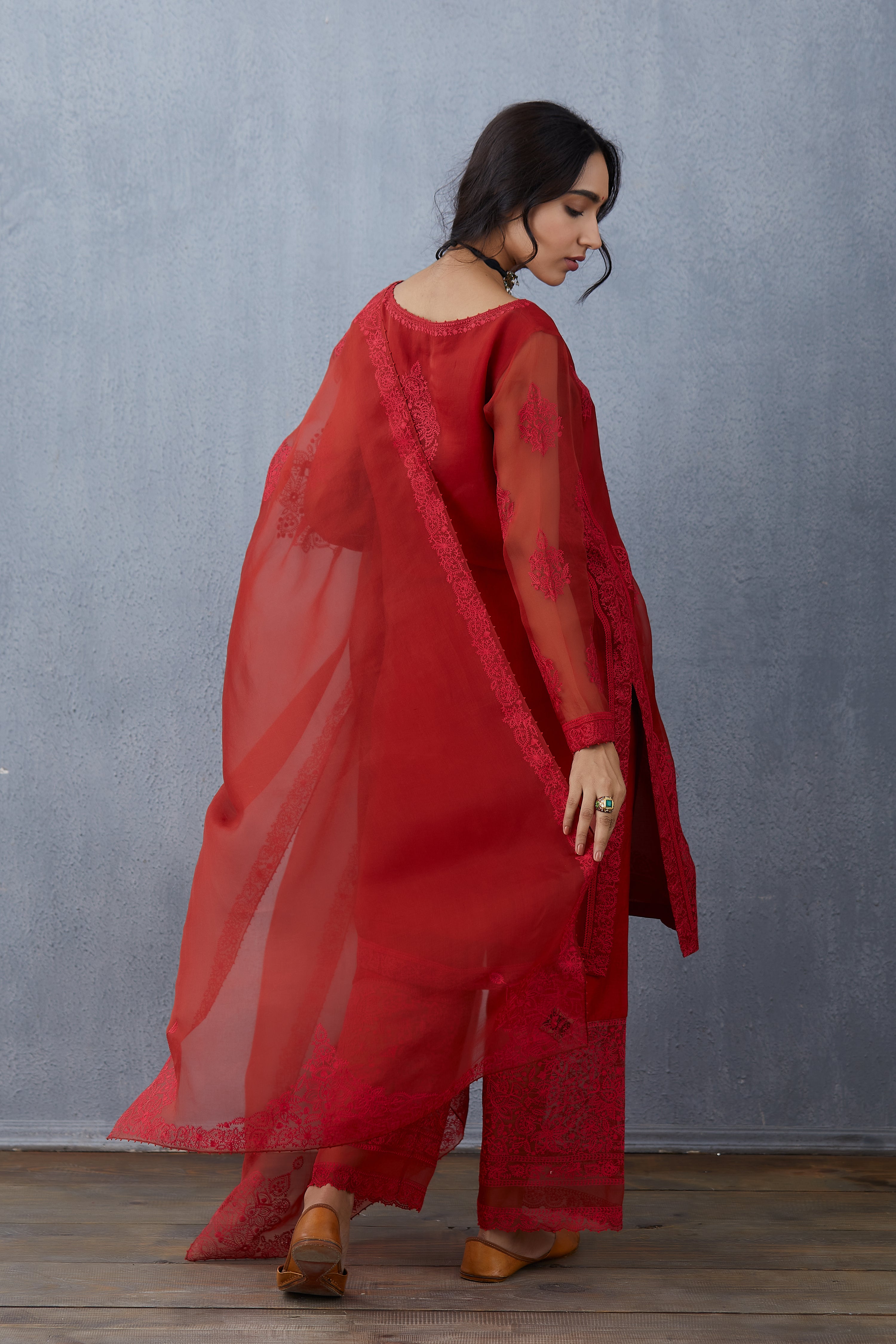 Surkh Aadrita Kurta Set