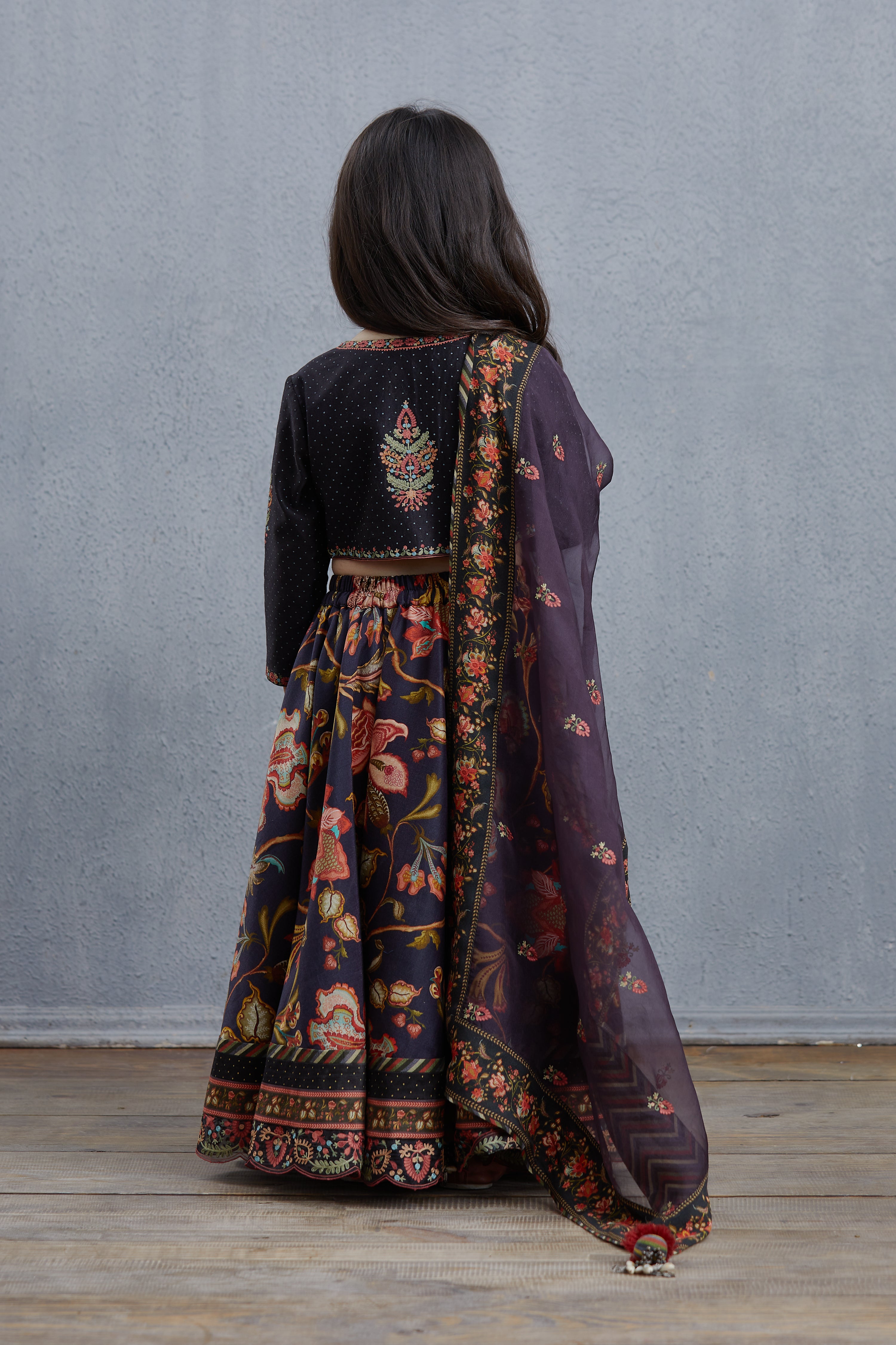 Nisha Kumud Lehenga Set