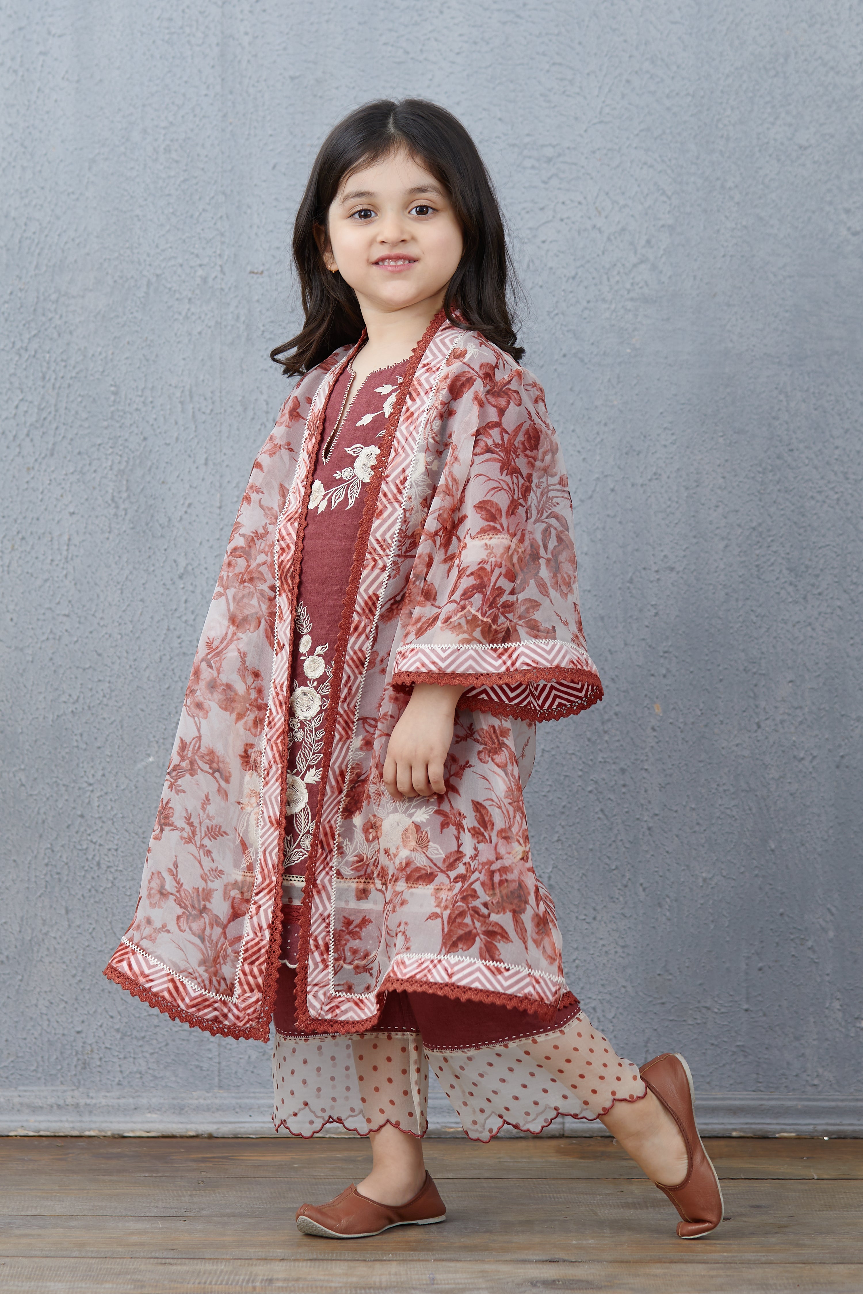 Bhuri Kali Naavya Cape Set