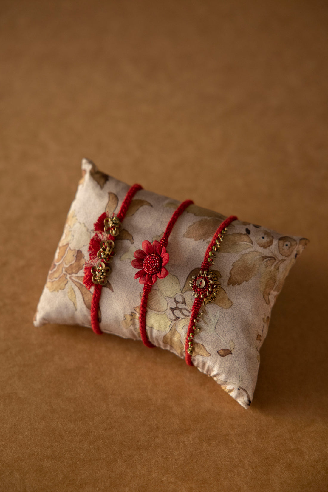 Surkh Kusum Sutra Set
