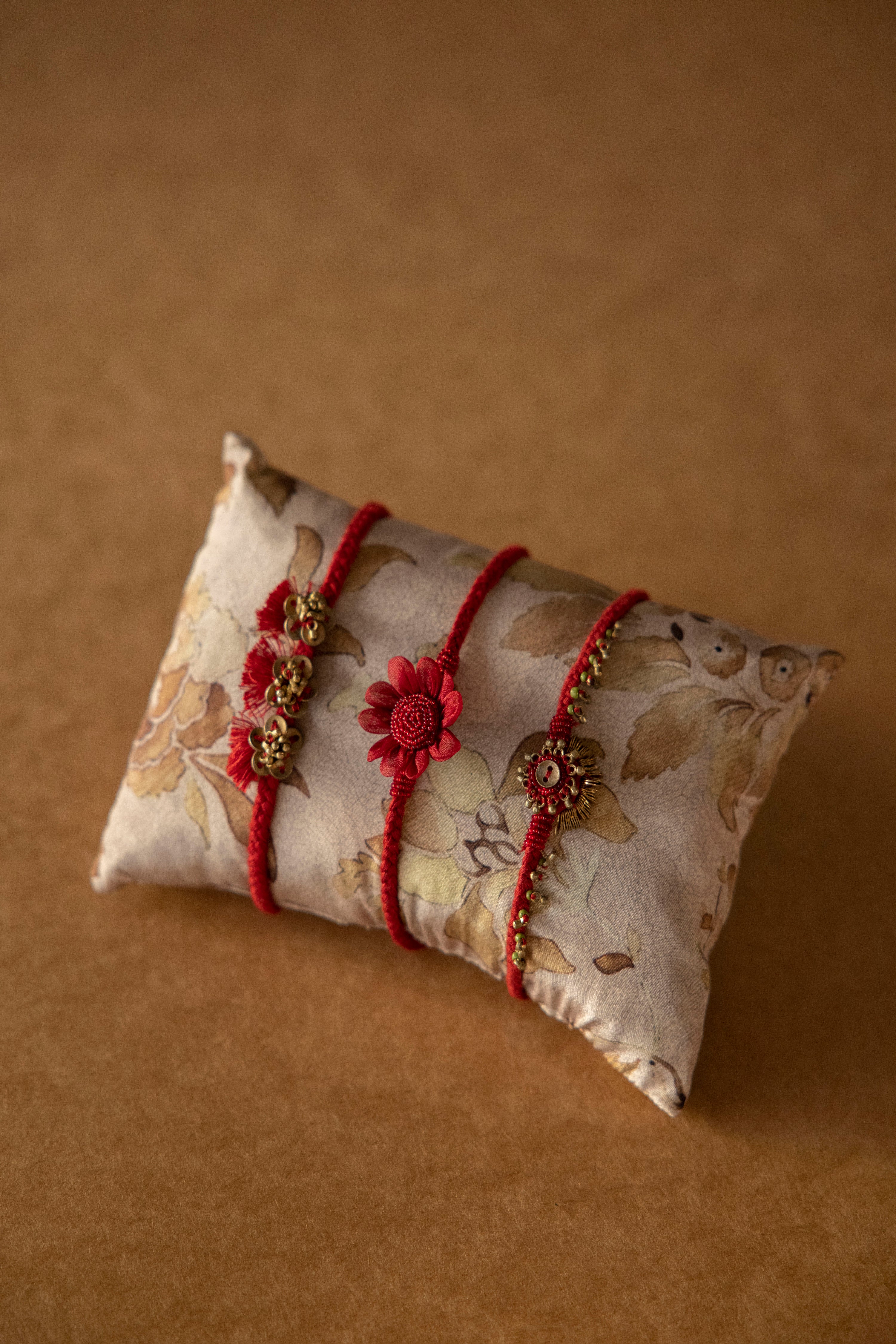 Surkh Kusum Sutra Set