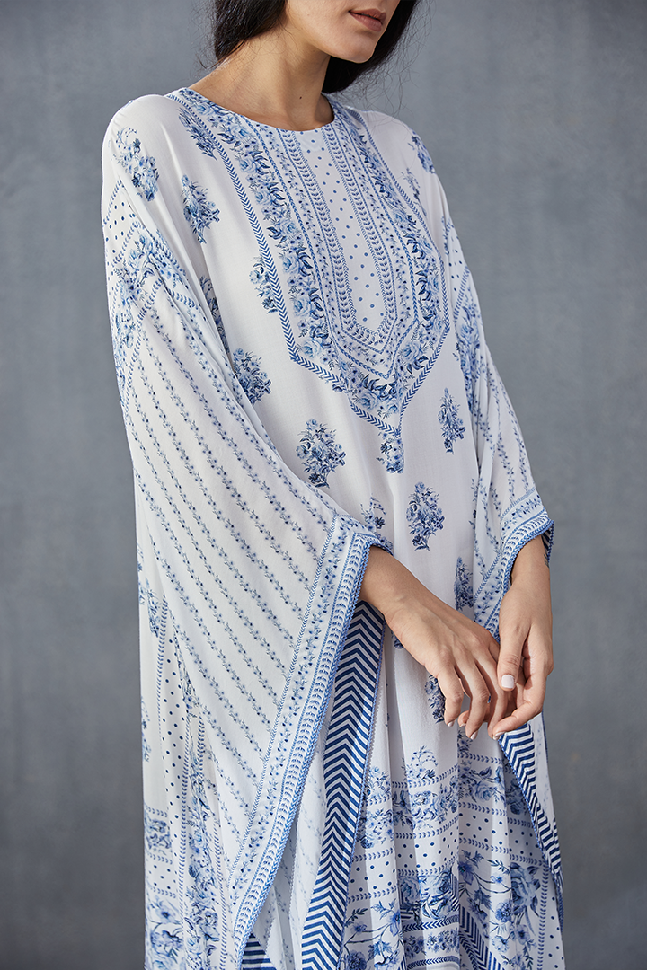 Neeli Booti Nanda Kaftan