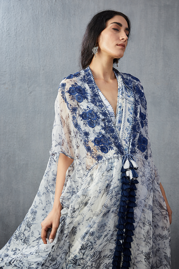 Neeli Booti Rehana Cape