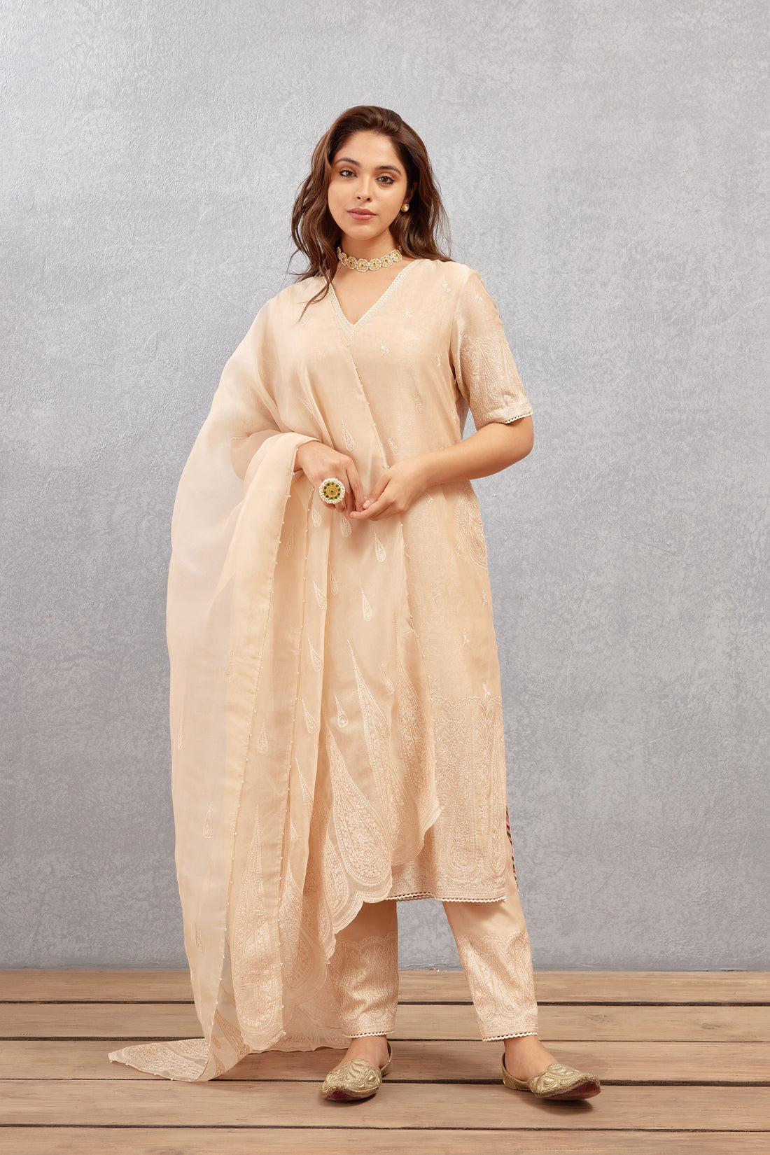 Kasturi Nitara Odhni