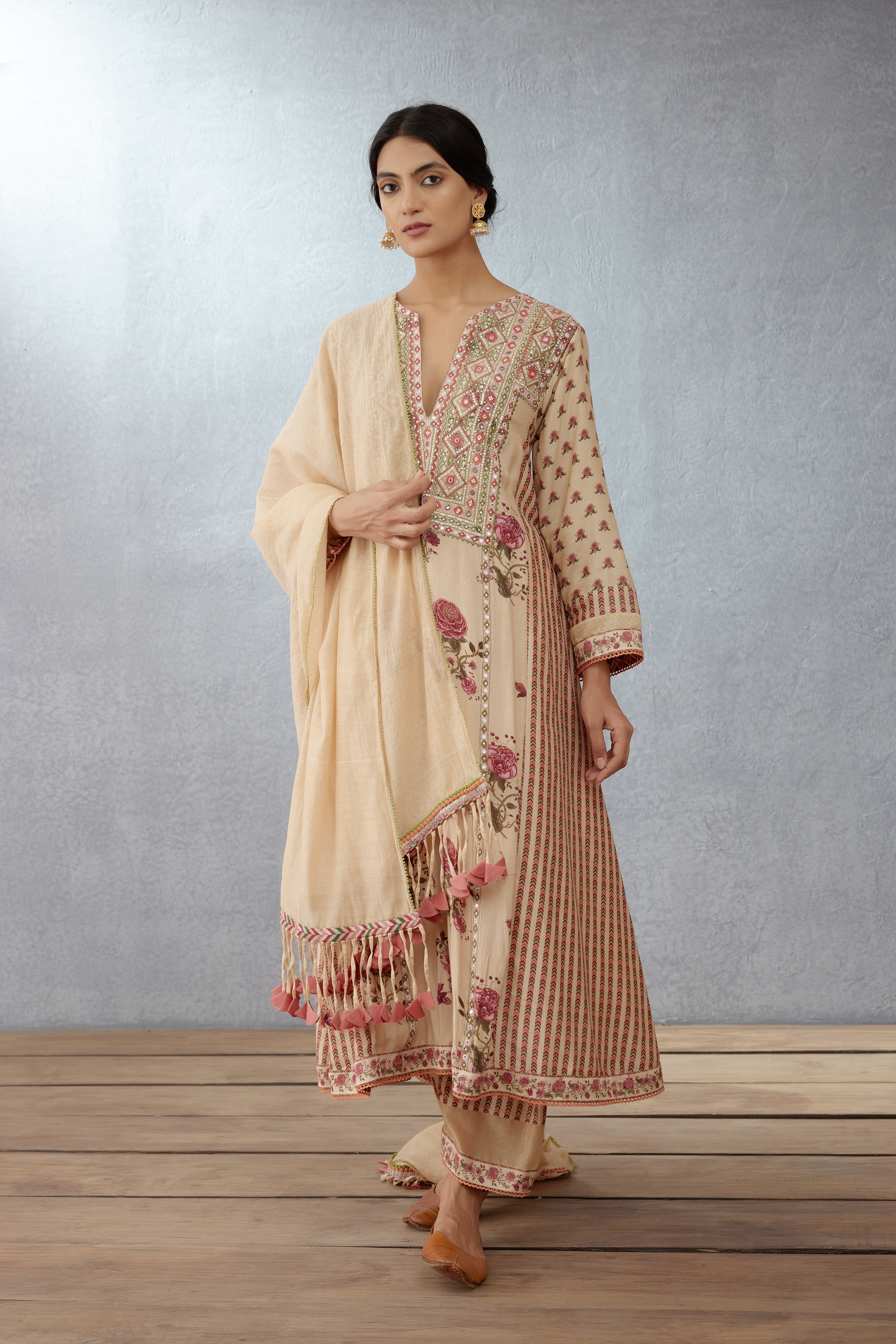 Kasturi Bushra Kurta Set