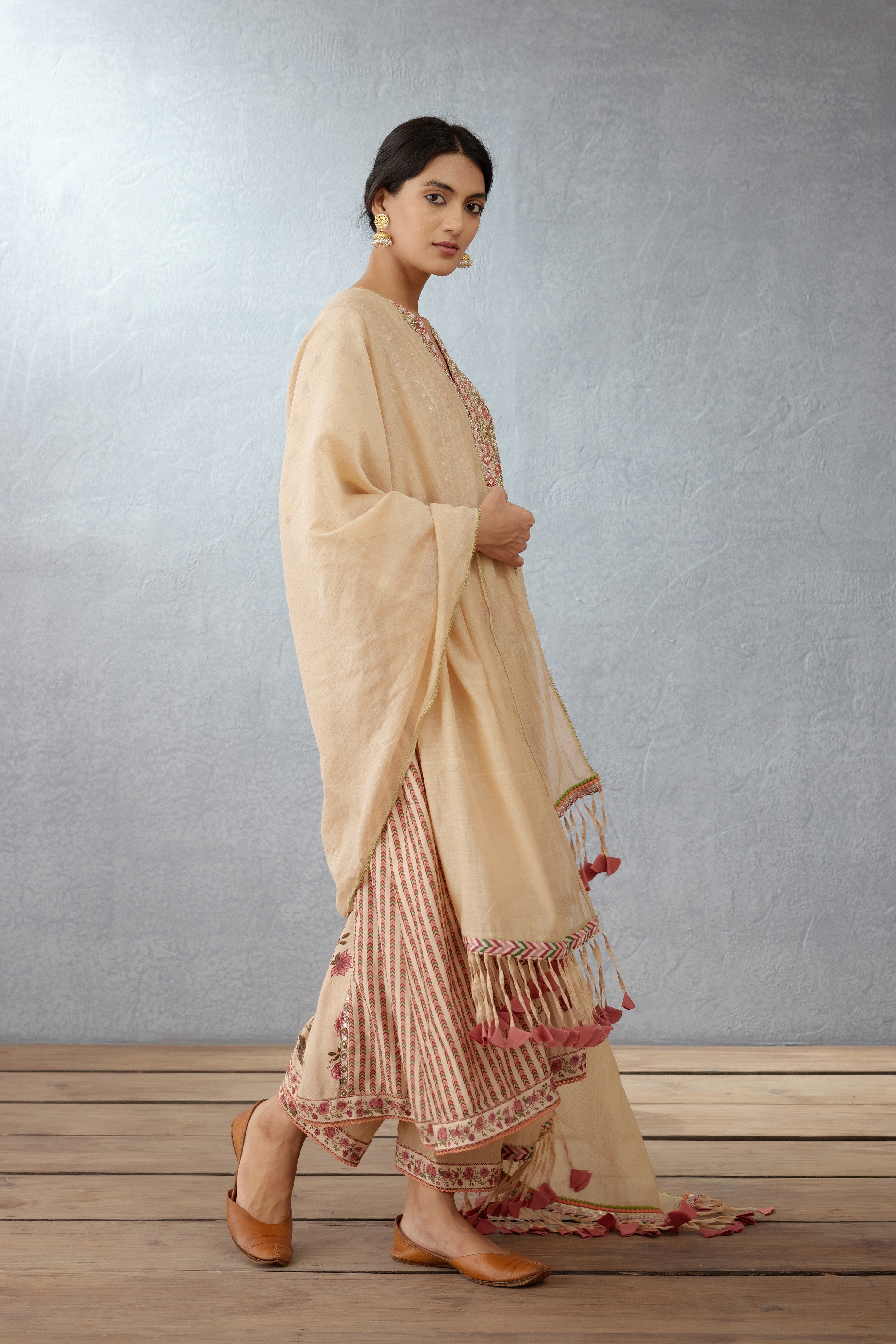 Kasturi Bushra Odhni