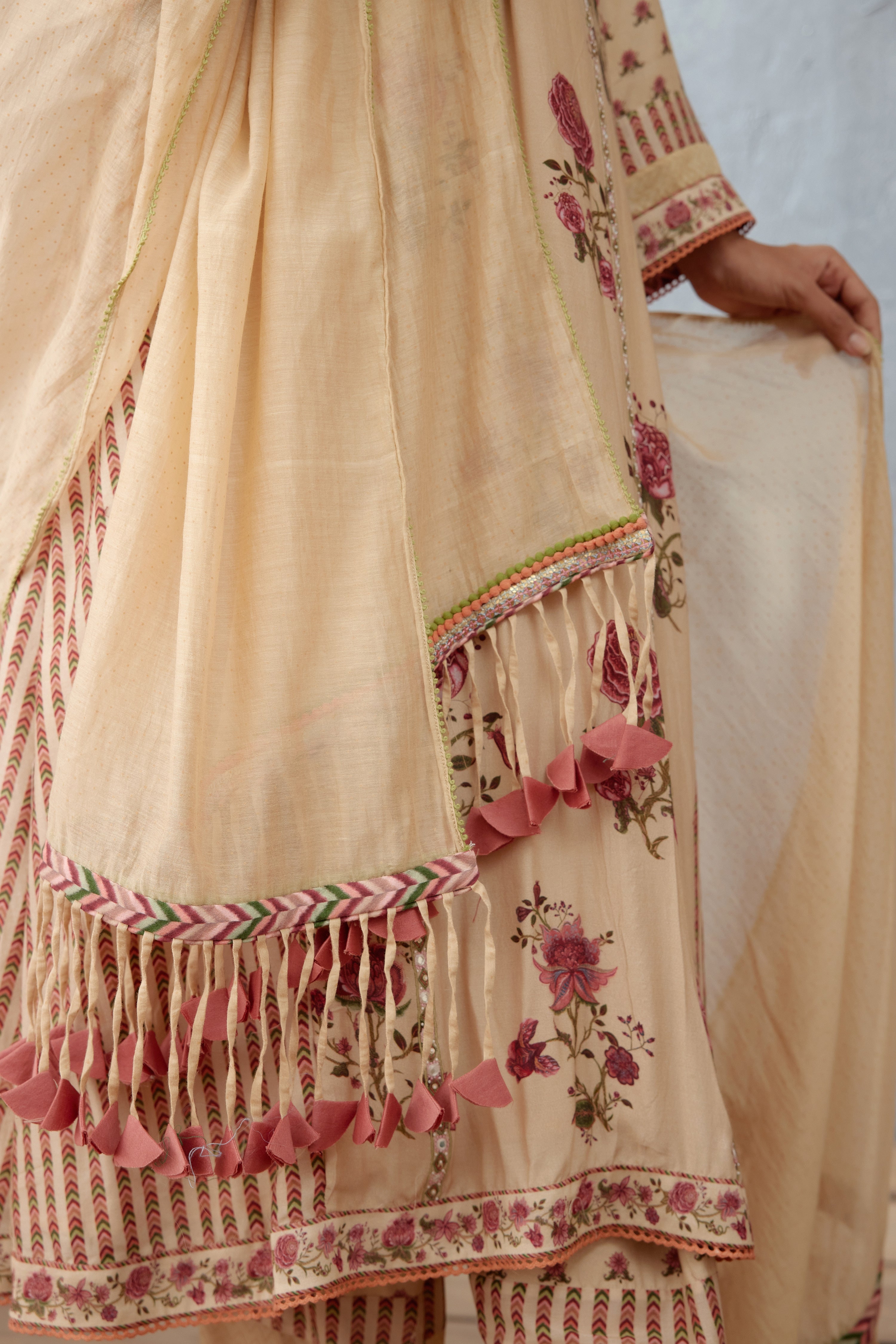 Kasturi Bushra Kurta Set