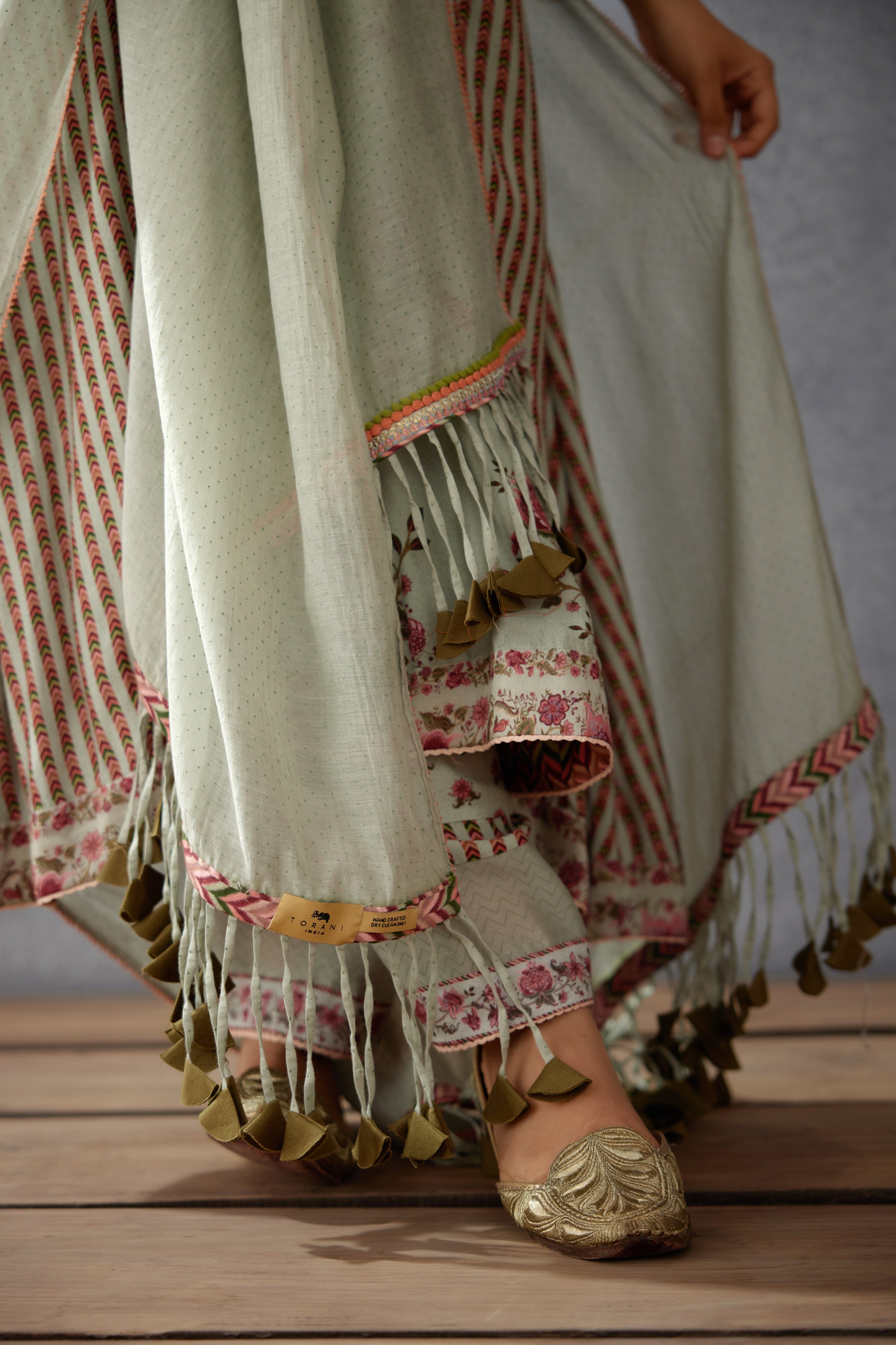 Jaituni Bushra Odhni