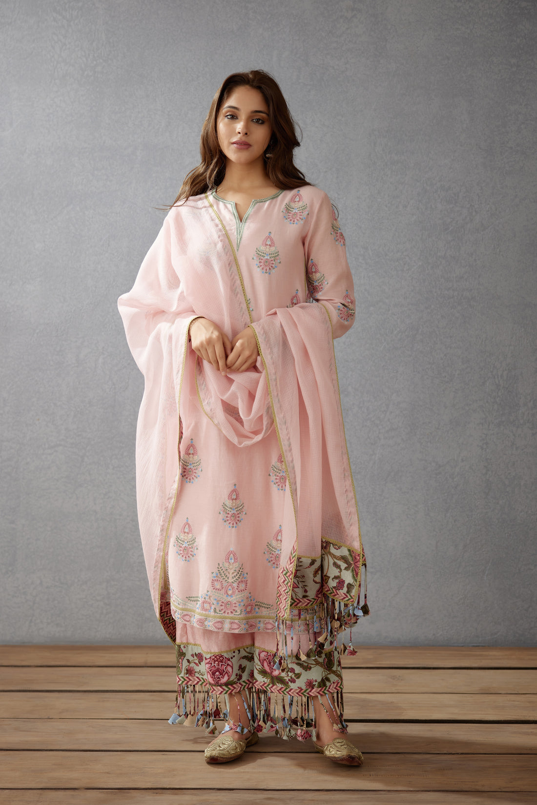 Kaner Falgun Kurta Set