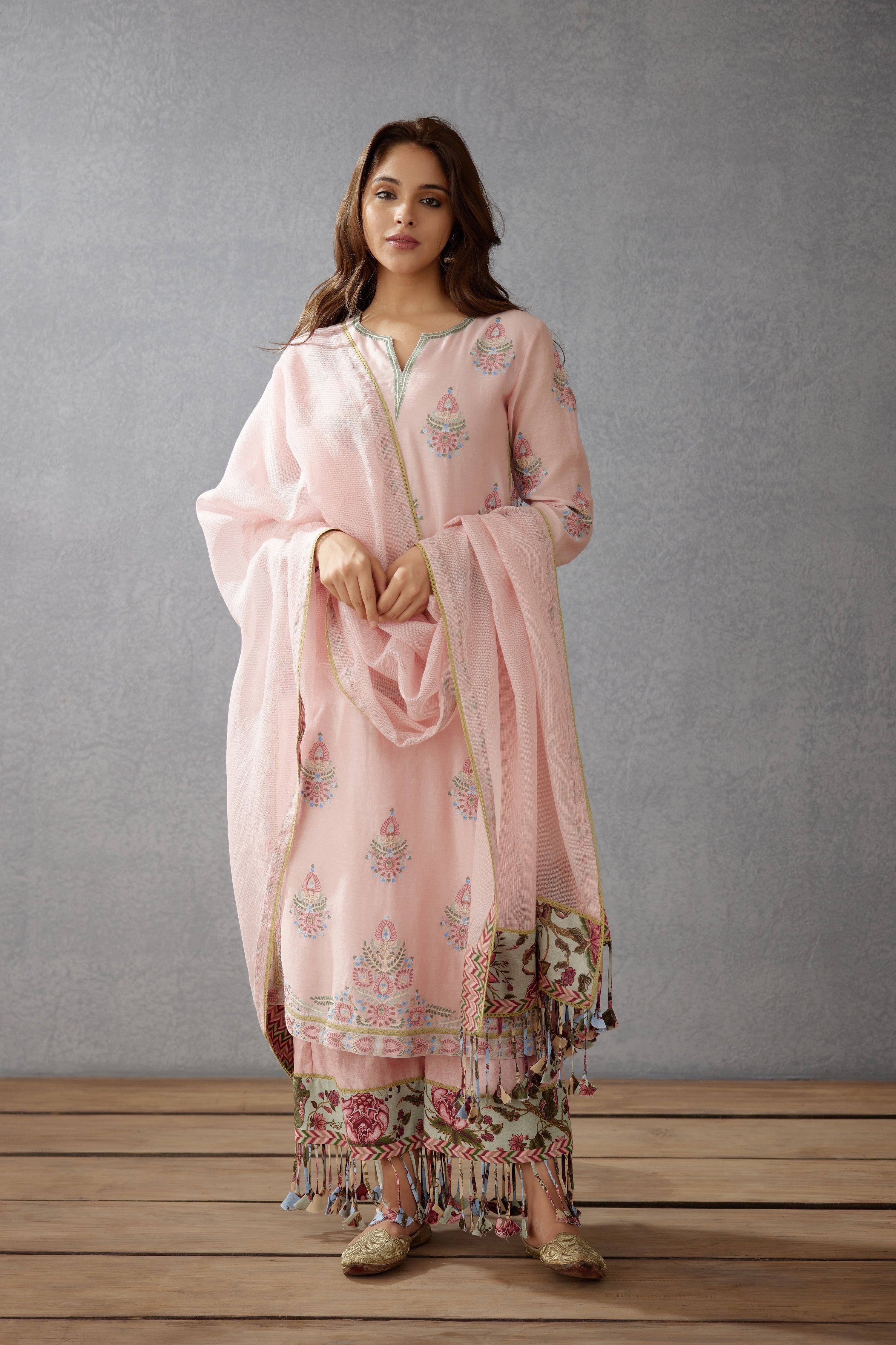 Kaner Falgun Kurta Set