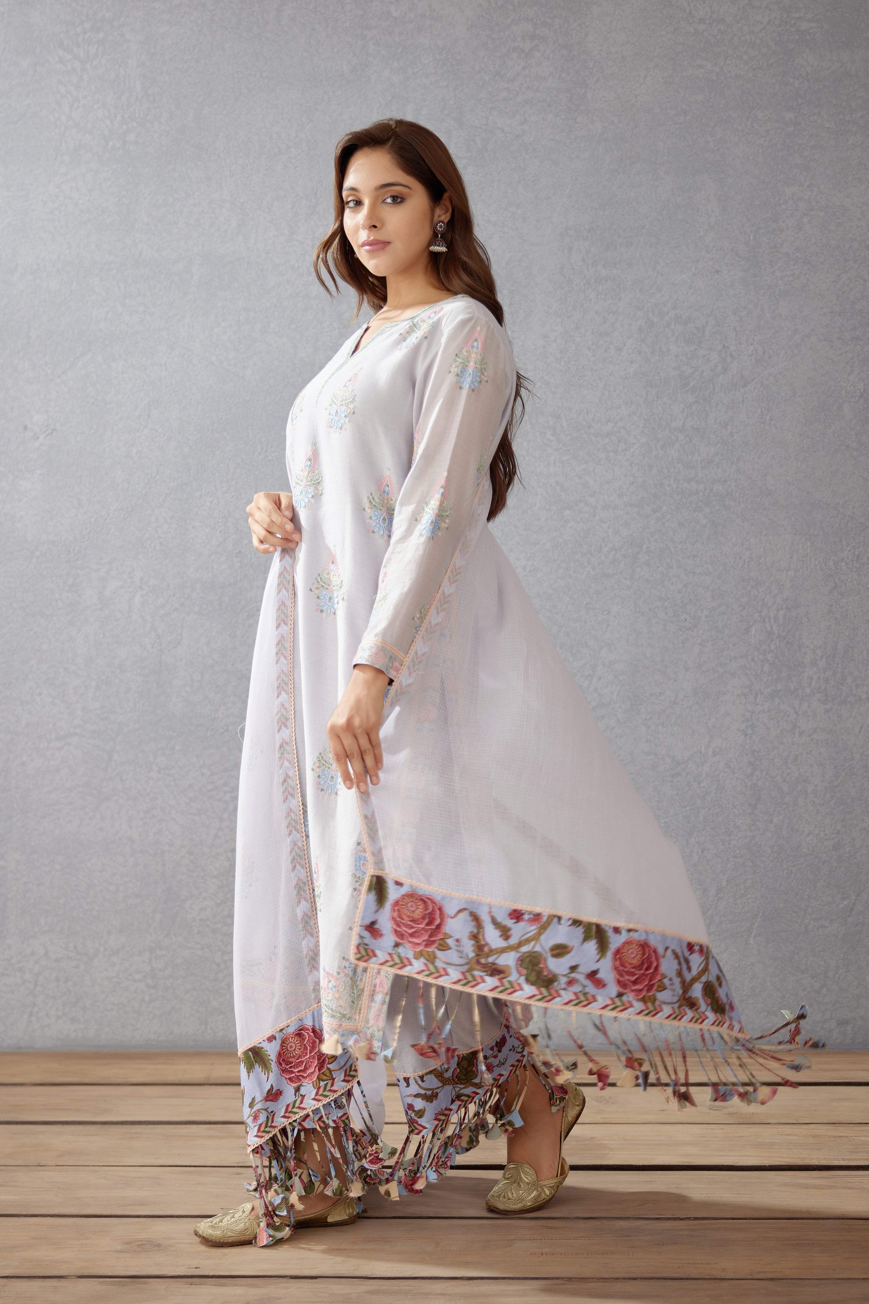 Samsara Falgun Odhni