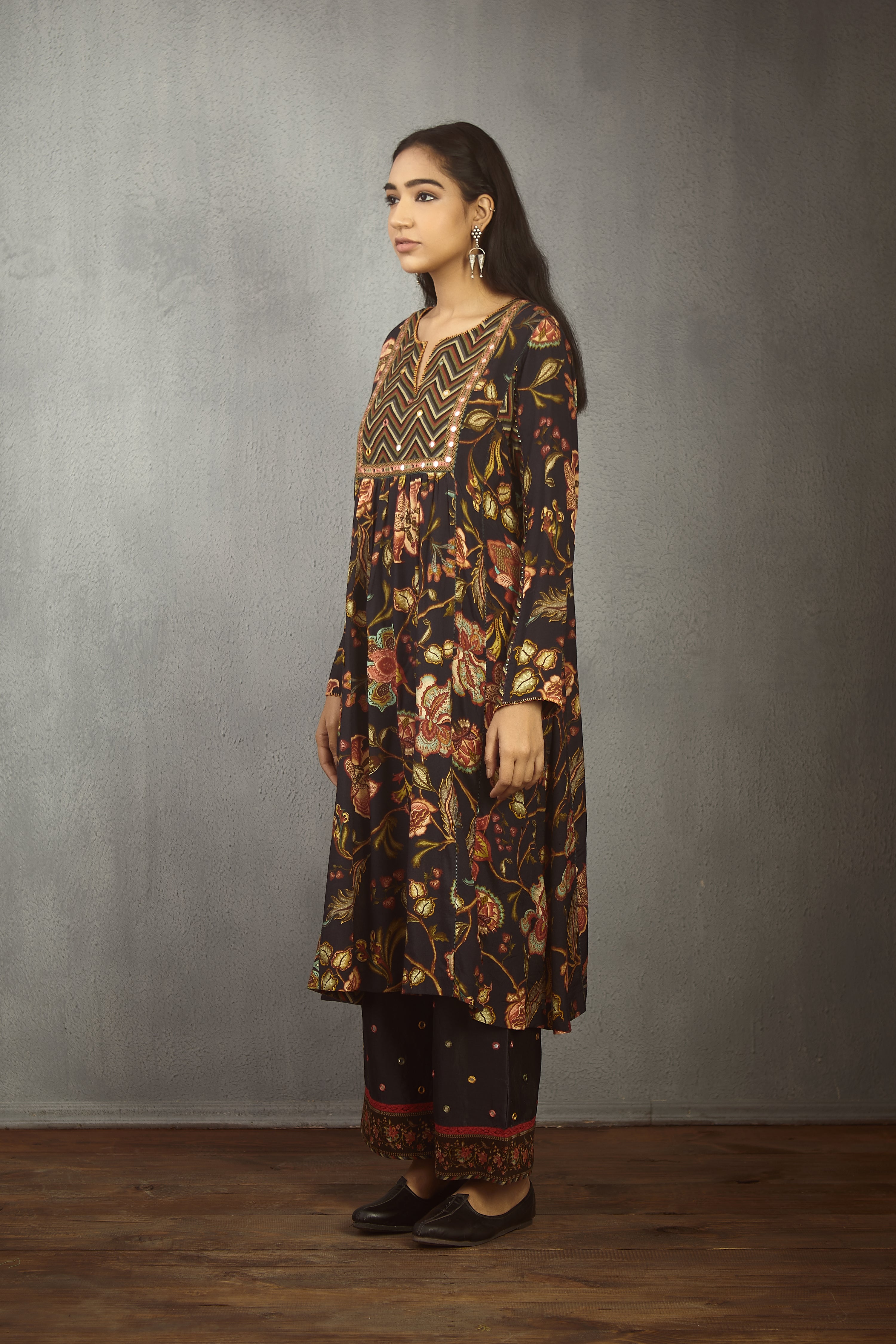 Nisha Tara Kurta Set