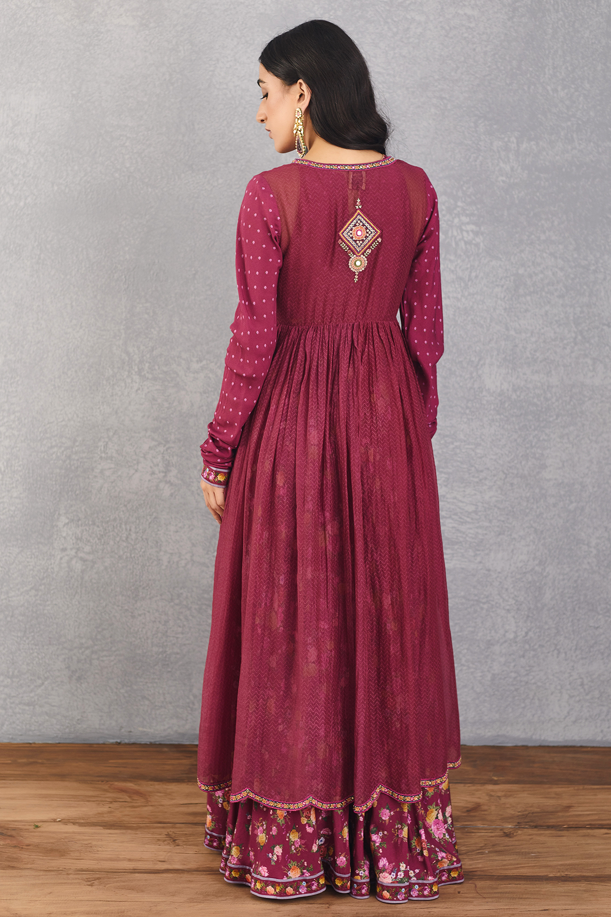 Manika Mariyam Cape Set